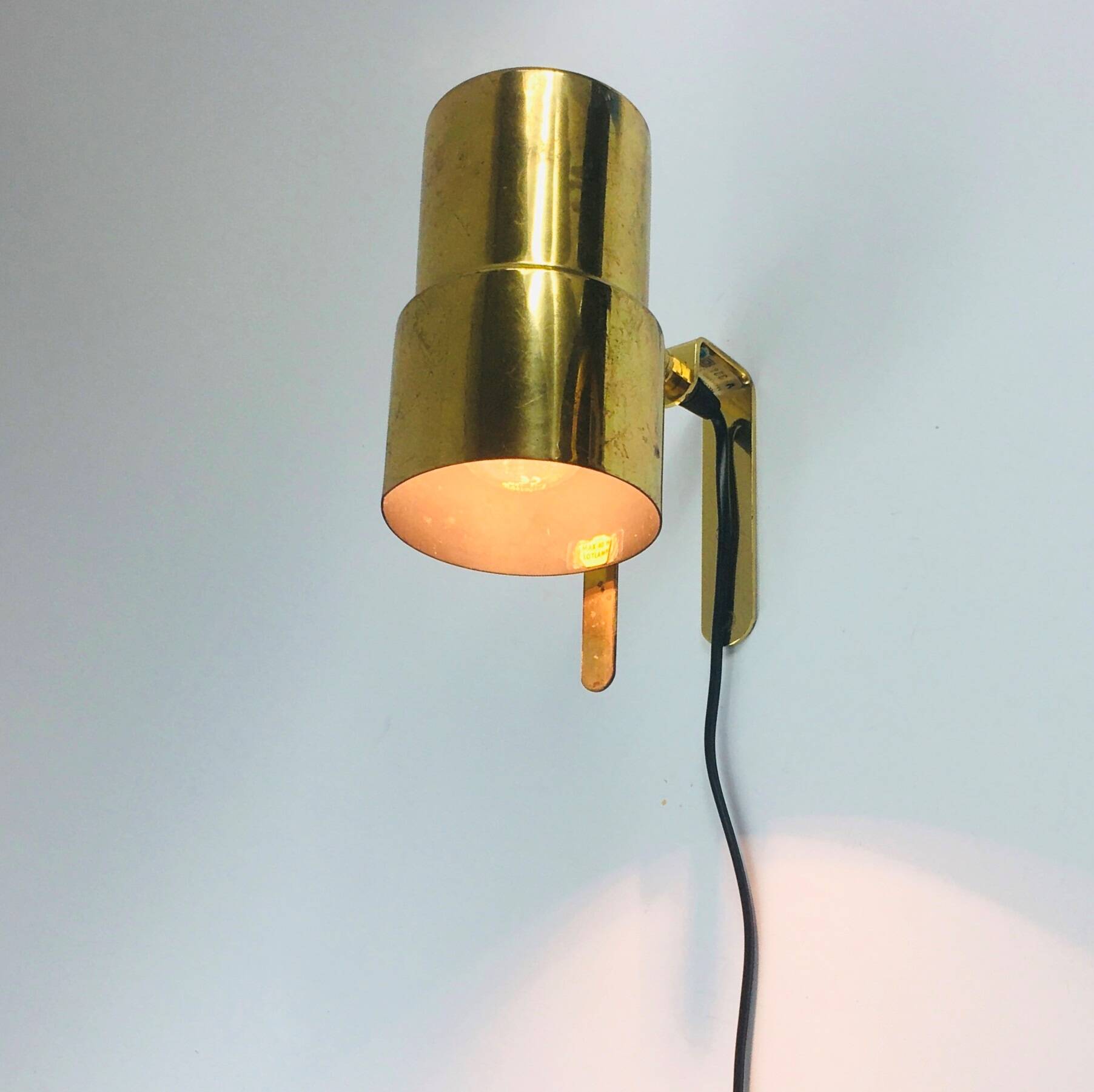 Scandinavian Brass V 324 Wall Light/Sconce by Hans Agne Jakobsson, Sweden, 1960s