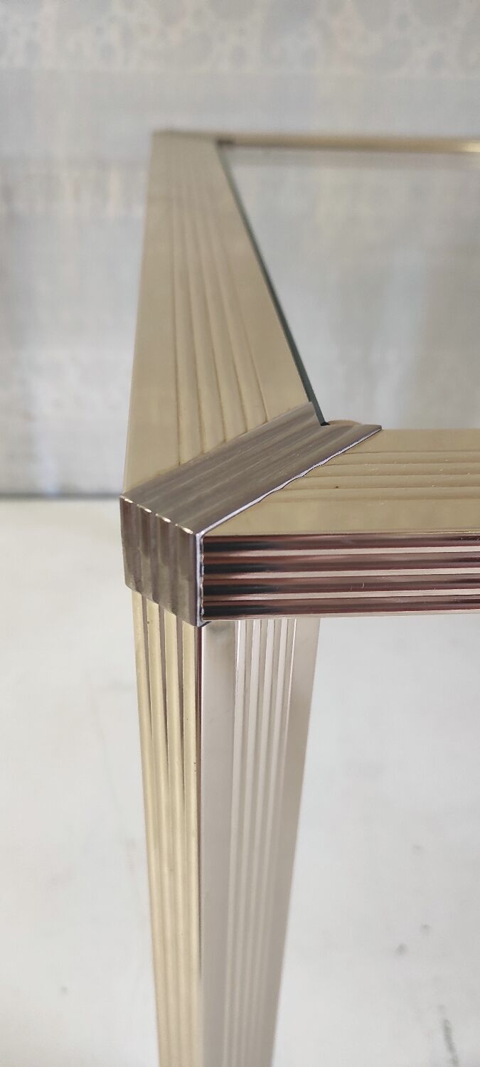 Side table in gold metal and glass - 70s/80s