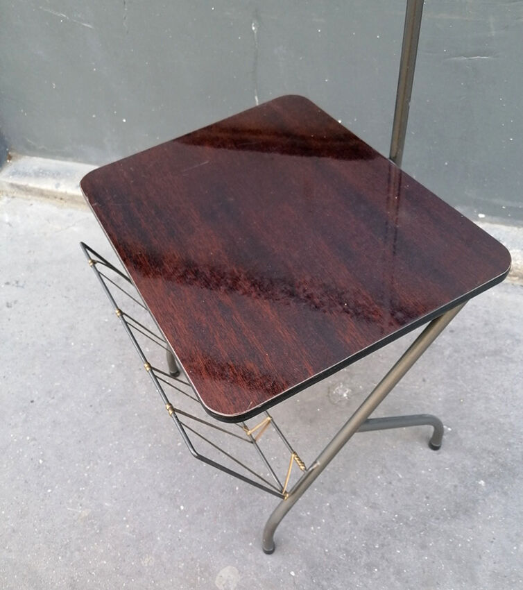 Lampadaire avec tablette et porte journaux, 1950