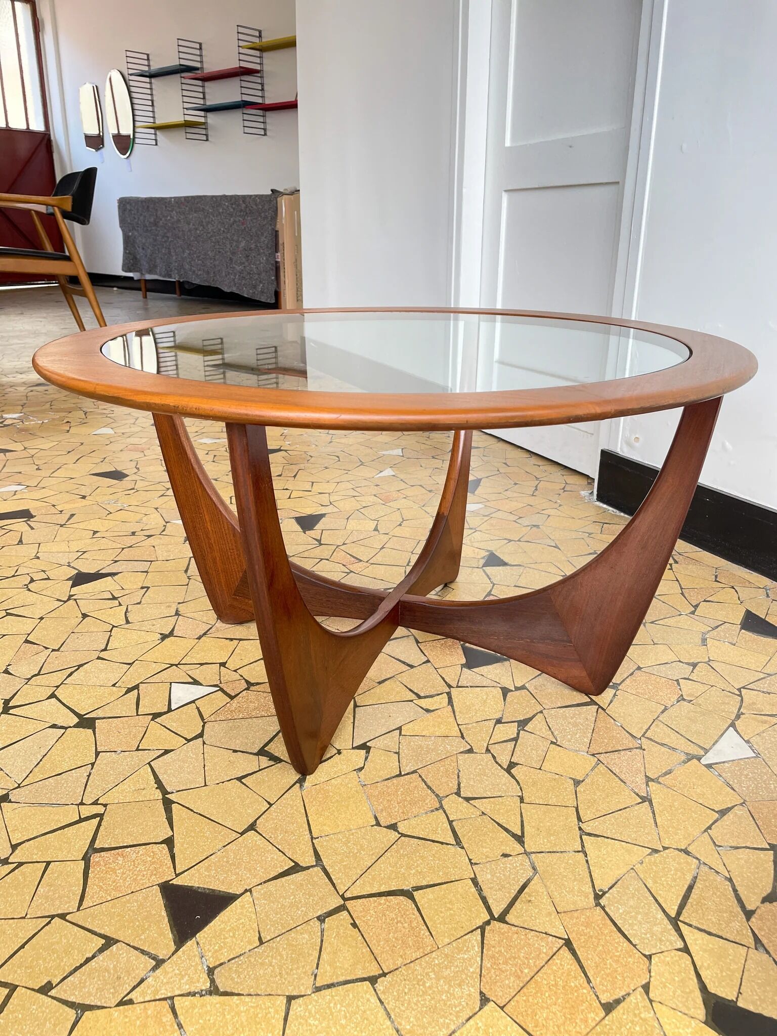 Round Astro coffee table - Victor Wilkins