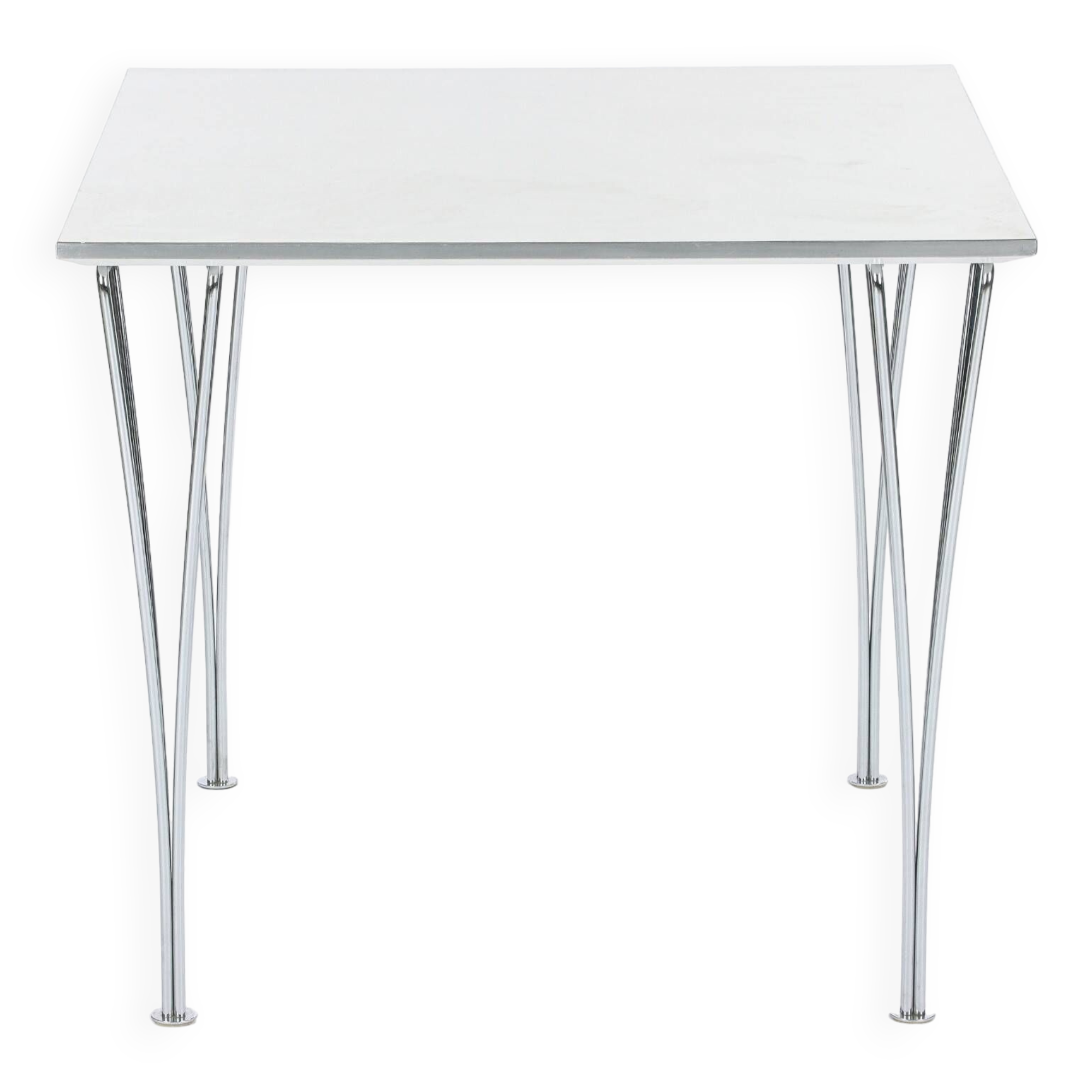 table de Piet Hein et Arne Jacobsen éditée par Fritz Hansen