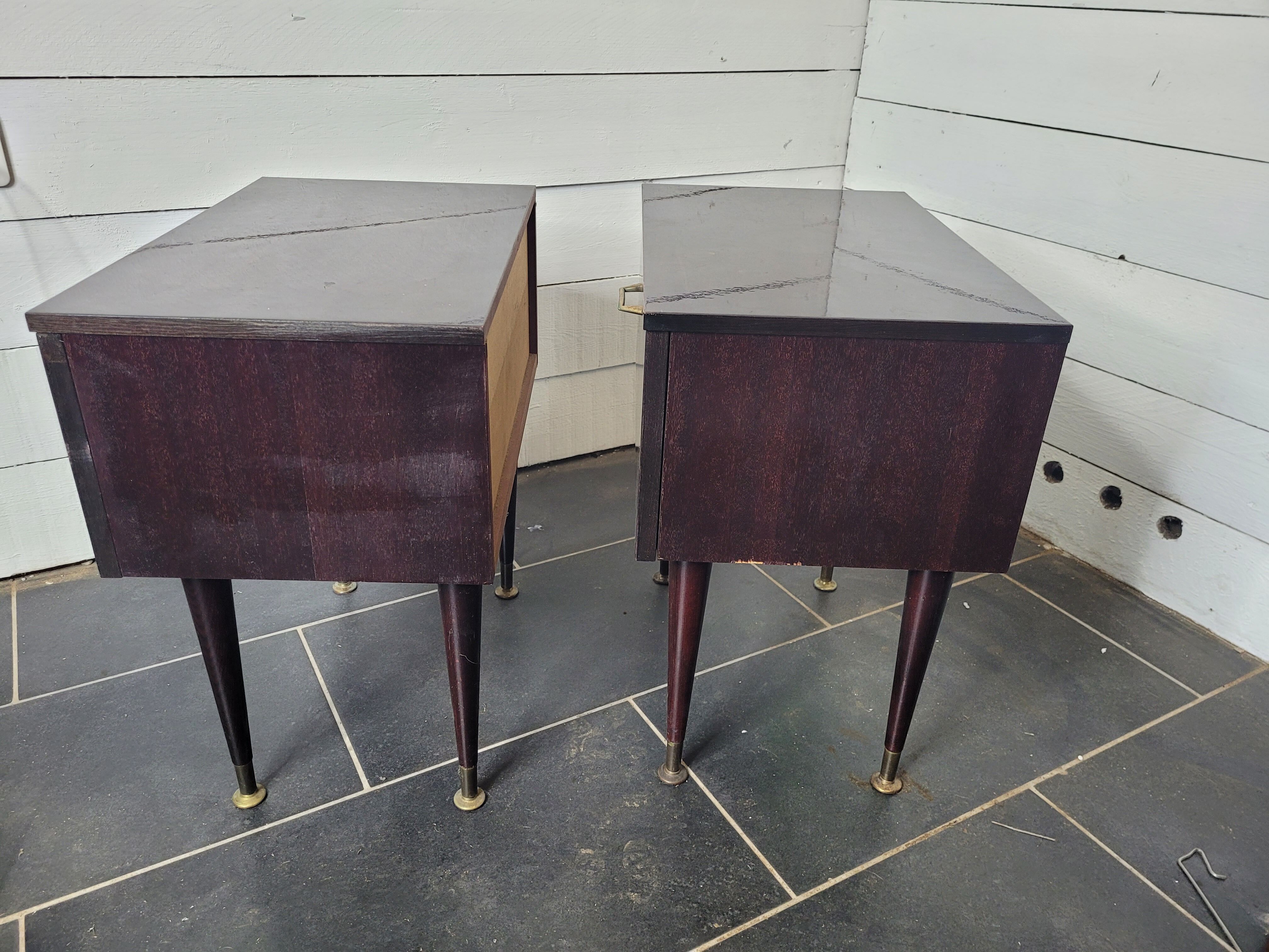 Paire de tables de chevet en acajou