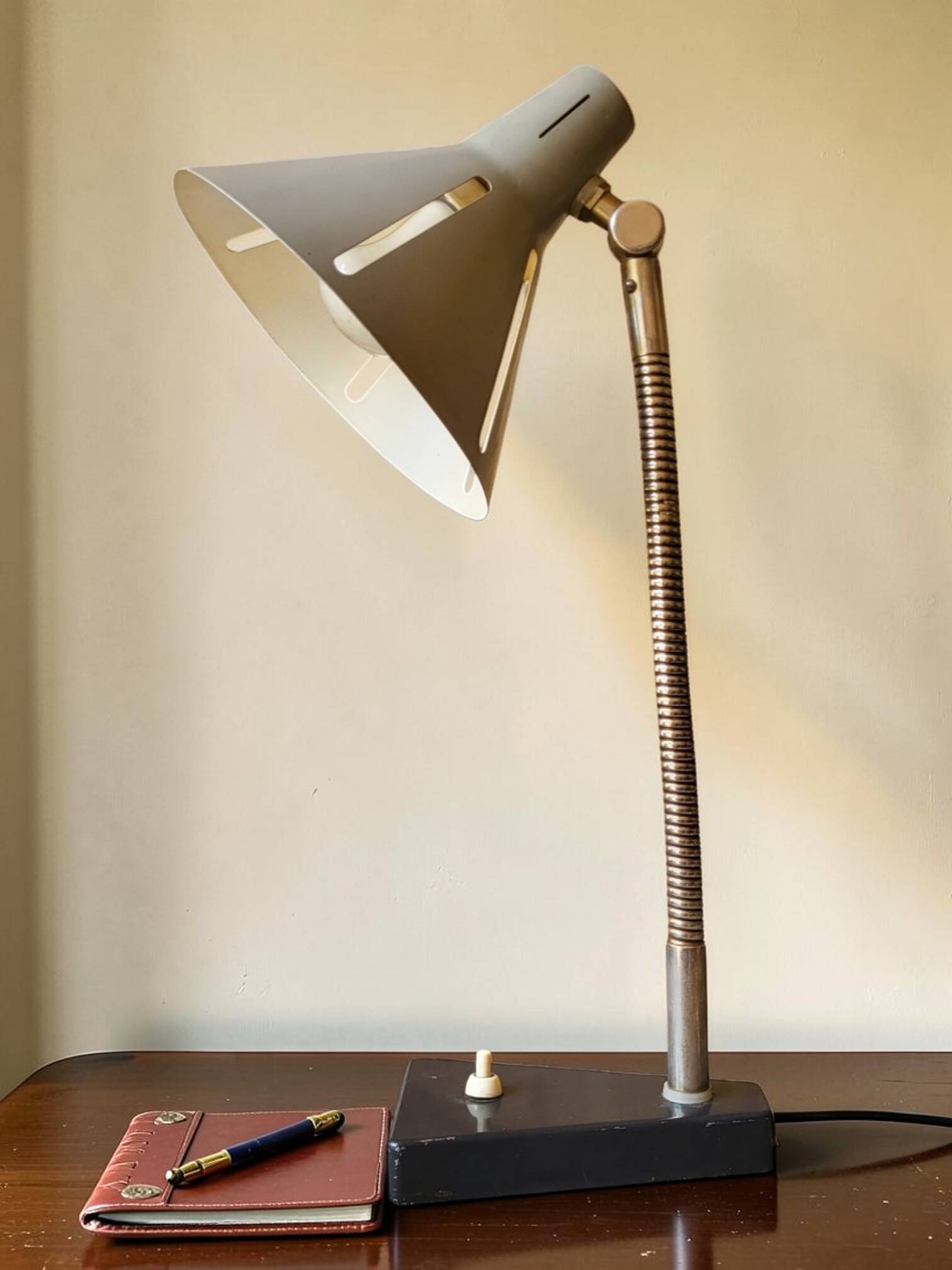 Zonneserie desk lamp - Hala Zeist