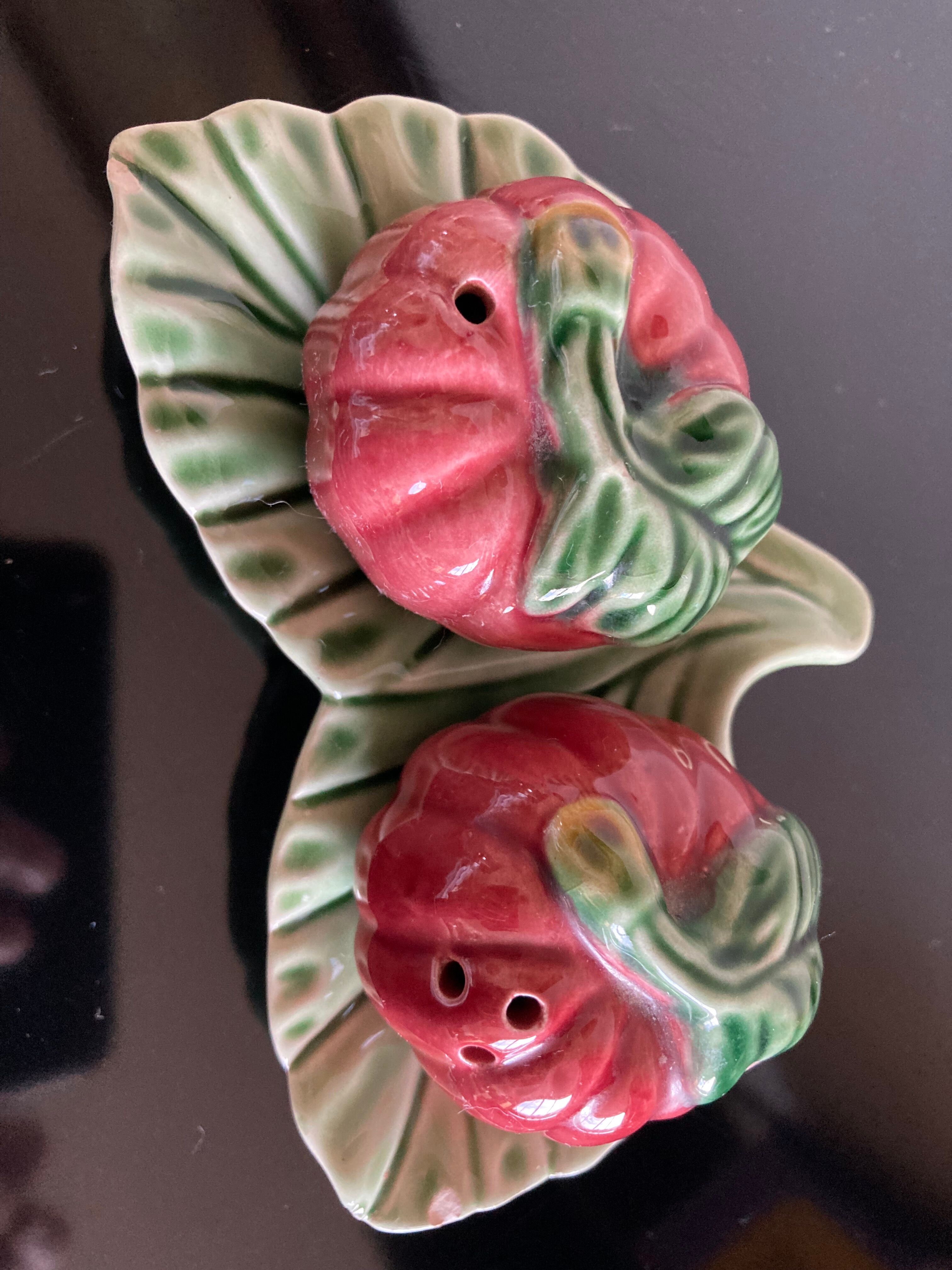 salt and pepper shaker in slurry