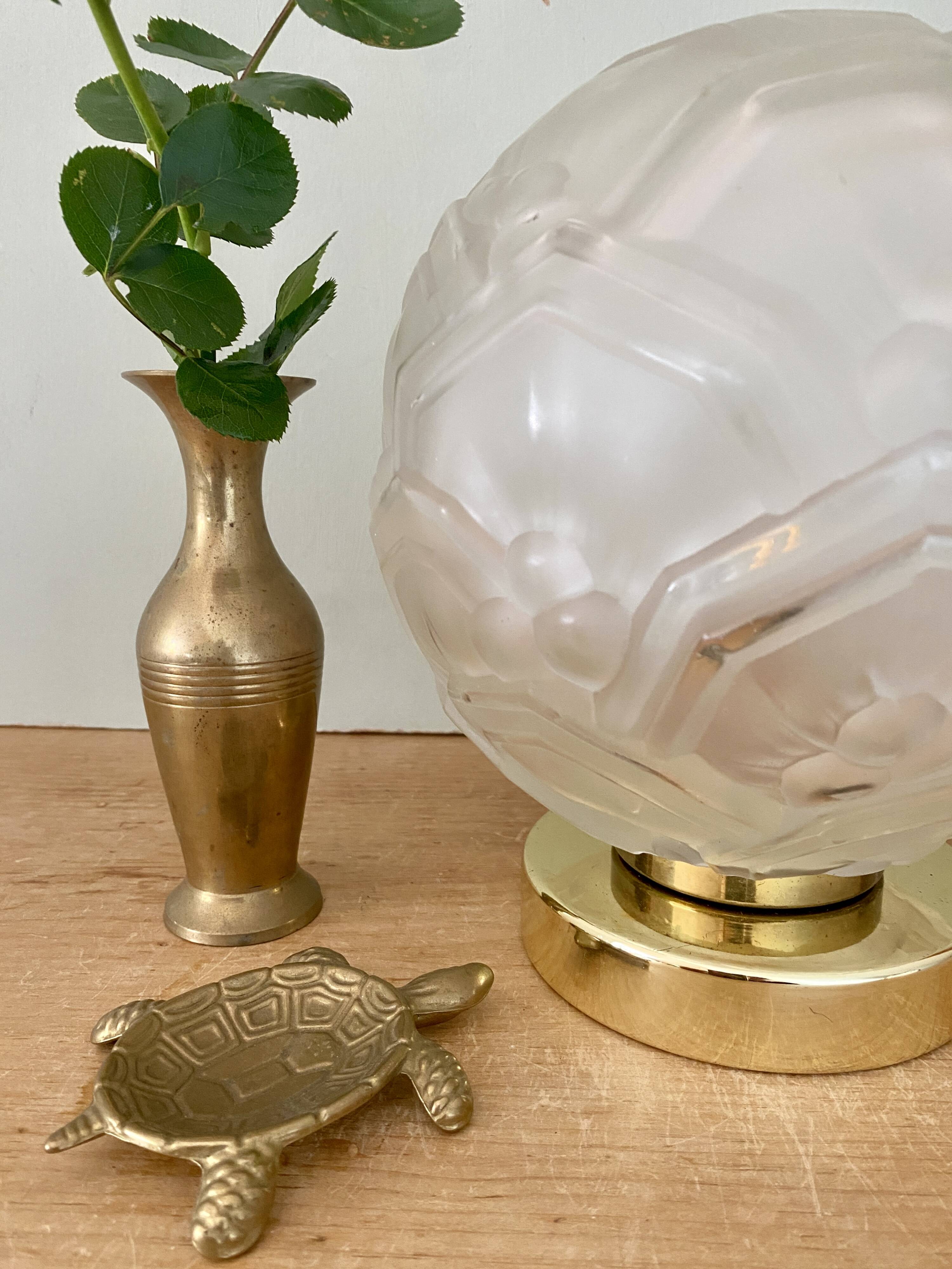 Vintage art deco globe table lamp in frosted glass