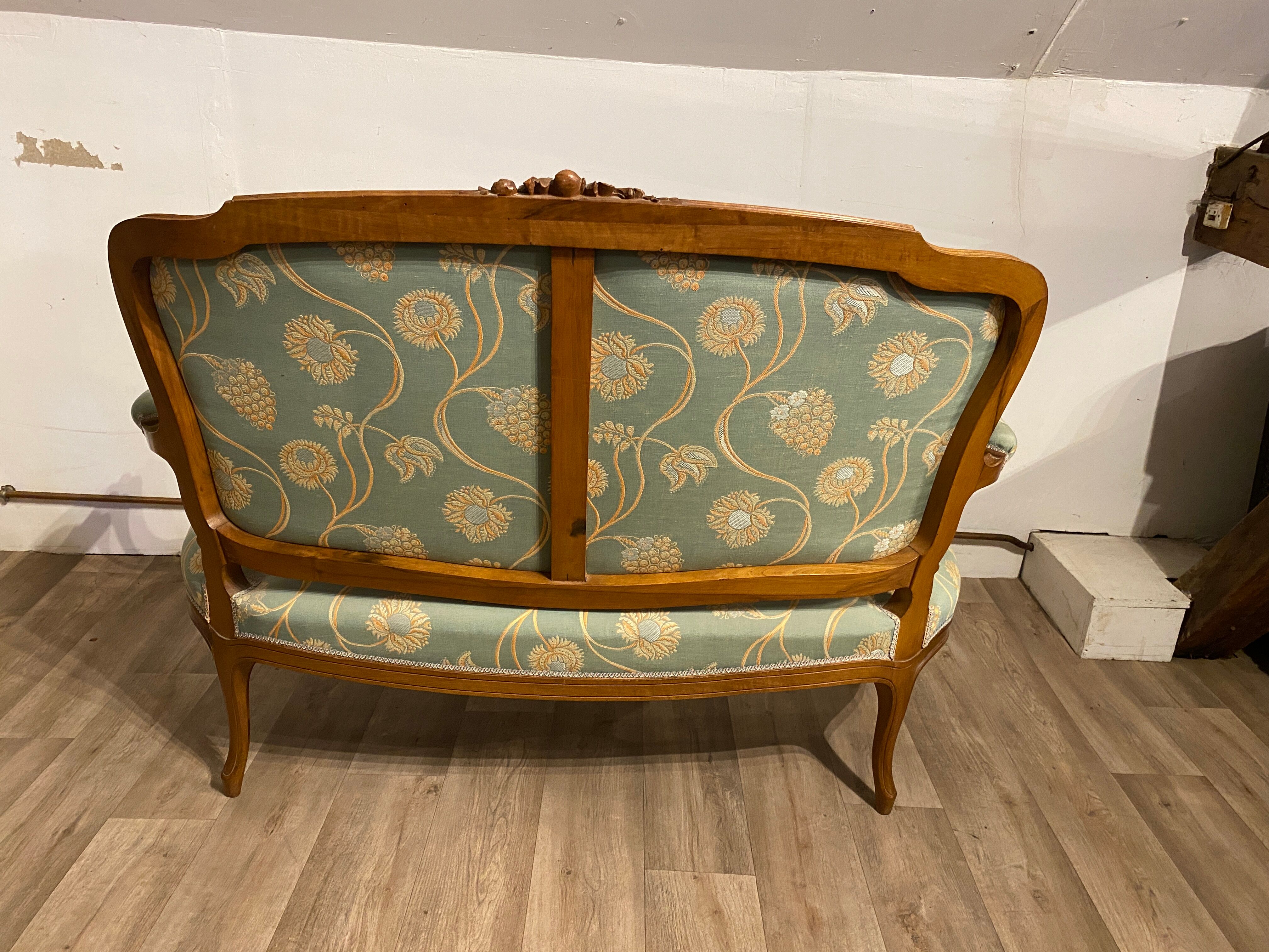 Walnut sofa style louis XV