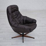 Années 1970, fauteuil vintage danois en cuir par HWKlein, bon état d'origine.