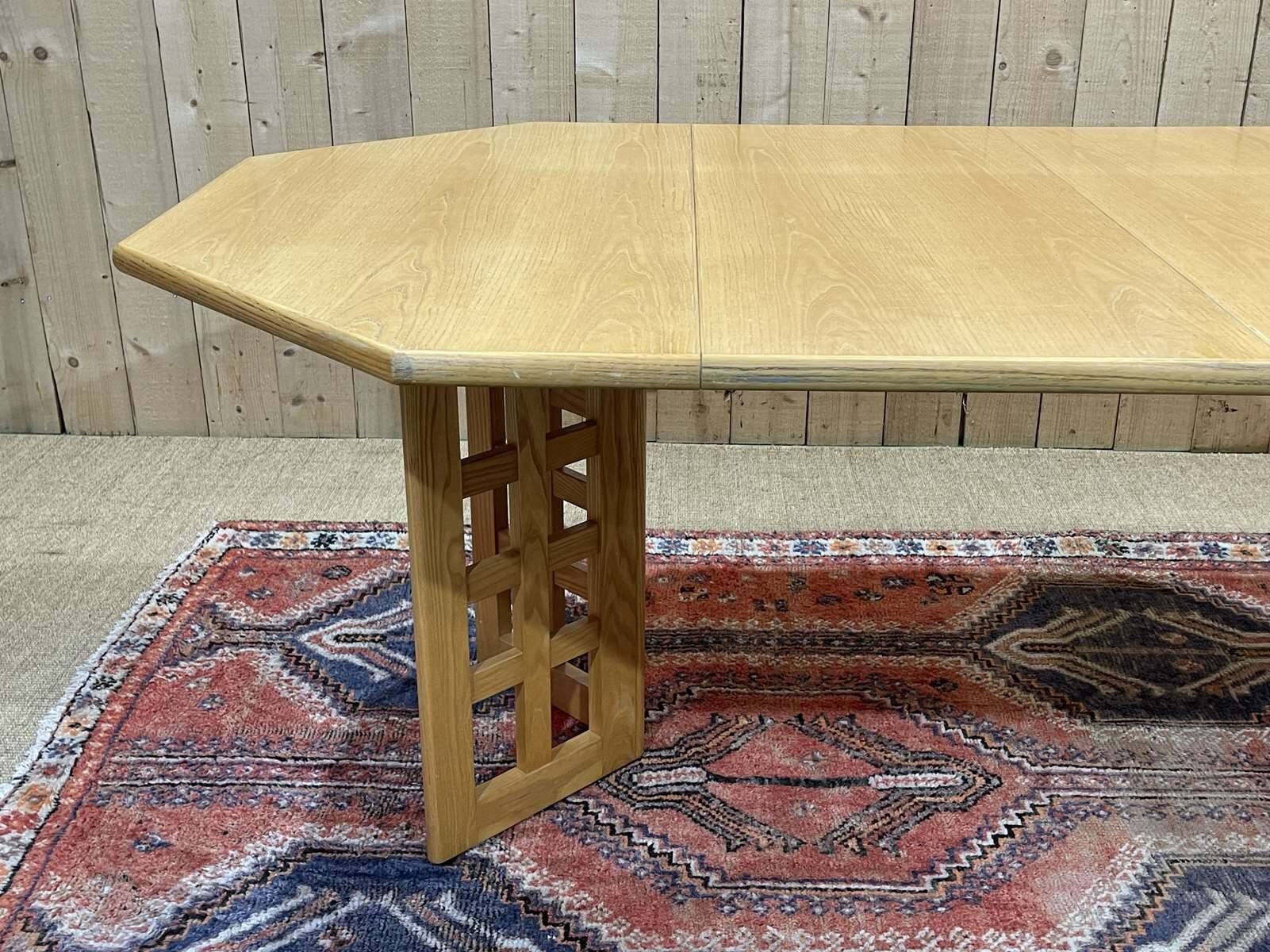Table de salle à manger anglaise en chêne des années 1970 avec 2 allonges