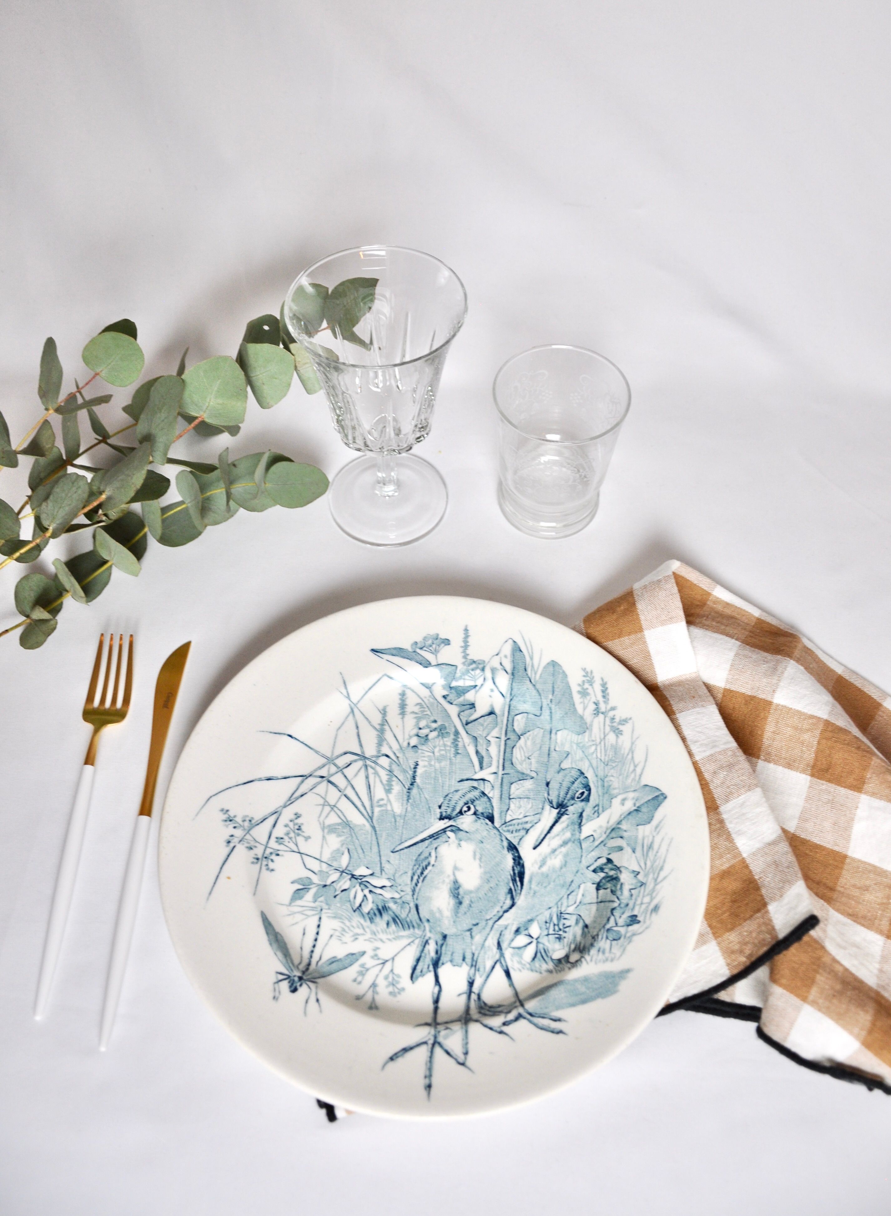 Bird plate in faïence