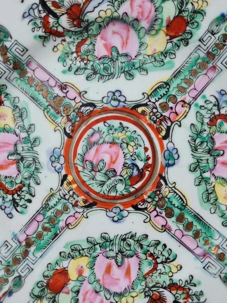 Antique plate made of Macao porcelain, hand-decorated.
