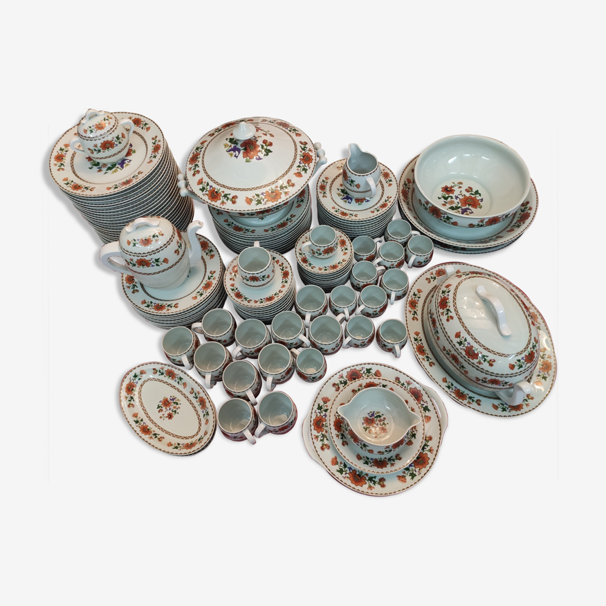 Lot de 120 fèves en porcelaine