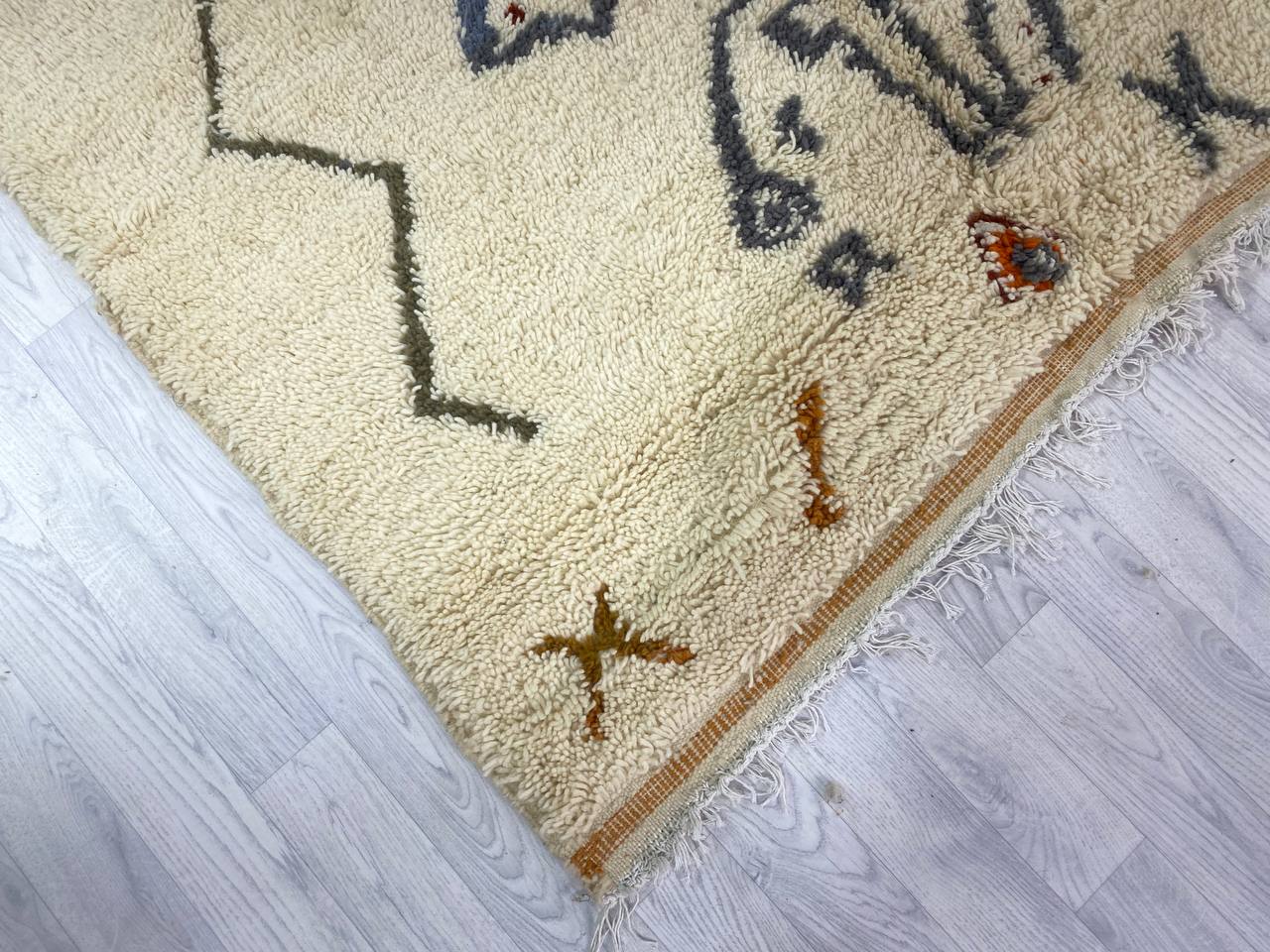 Handcrafted Moroccan Berber carpet 207 x 166 CM