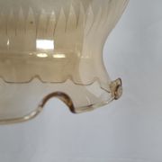 Lustre en verre travaillé et laiton