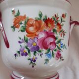 pot in Limoges signed Annnie Lestennet. Hand painted.