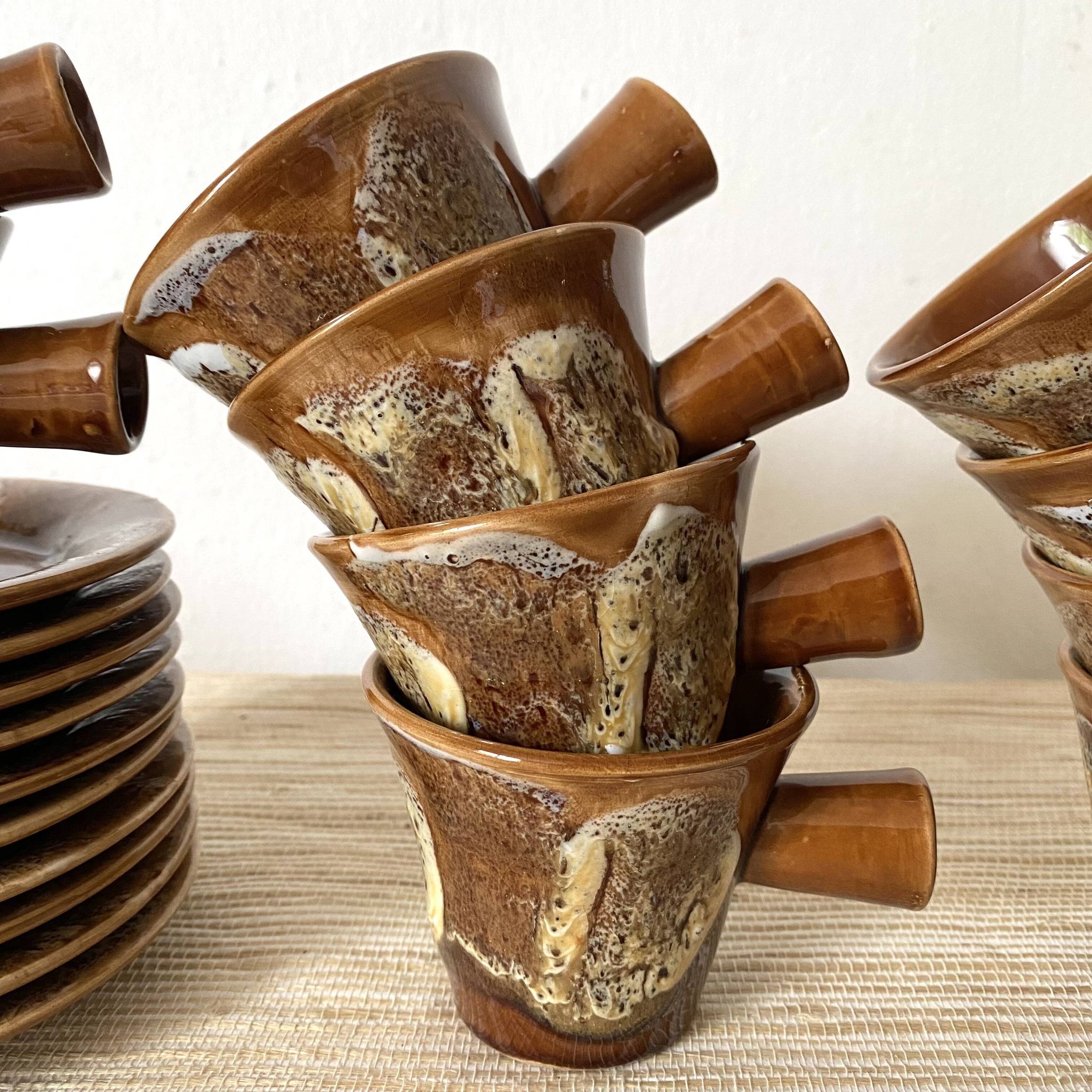 Tasses à café en céramique fat lava années 70