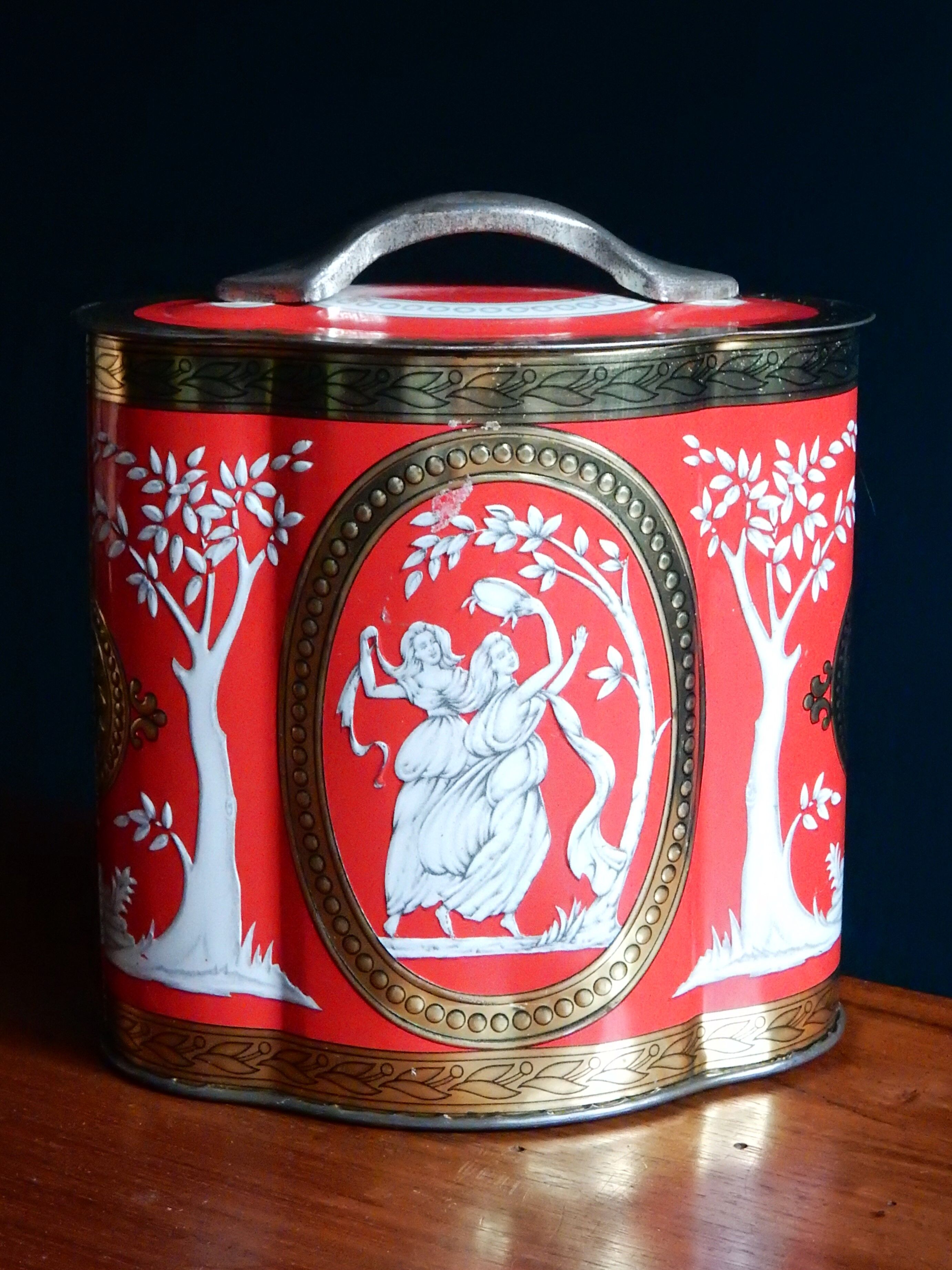 Ancient Greek style tea box