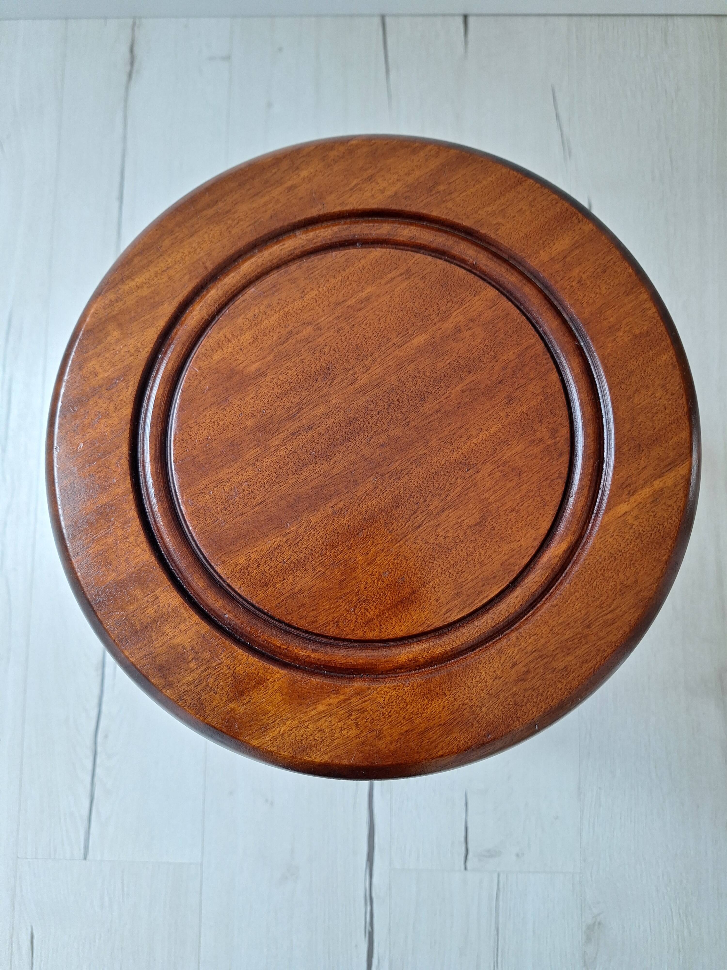 Tabouret tripode