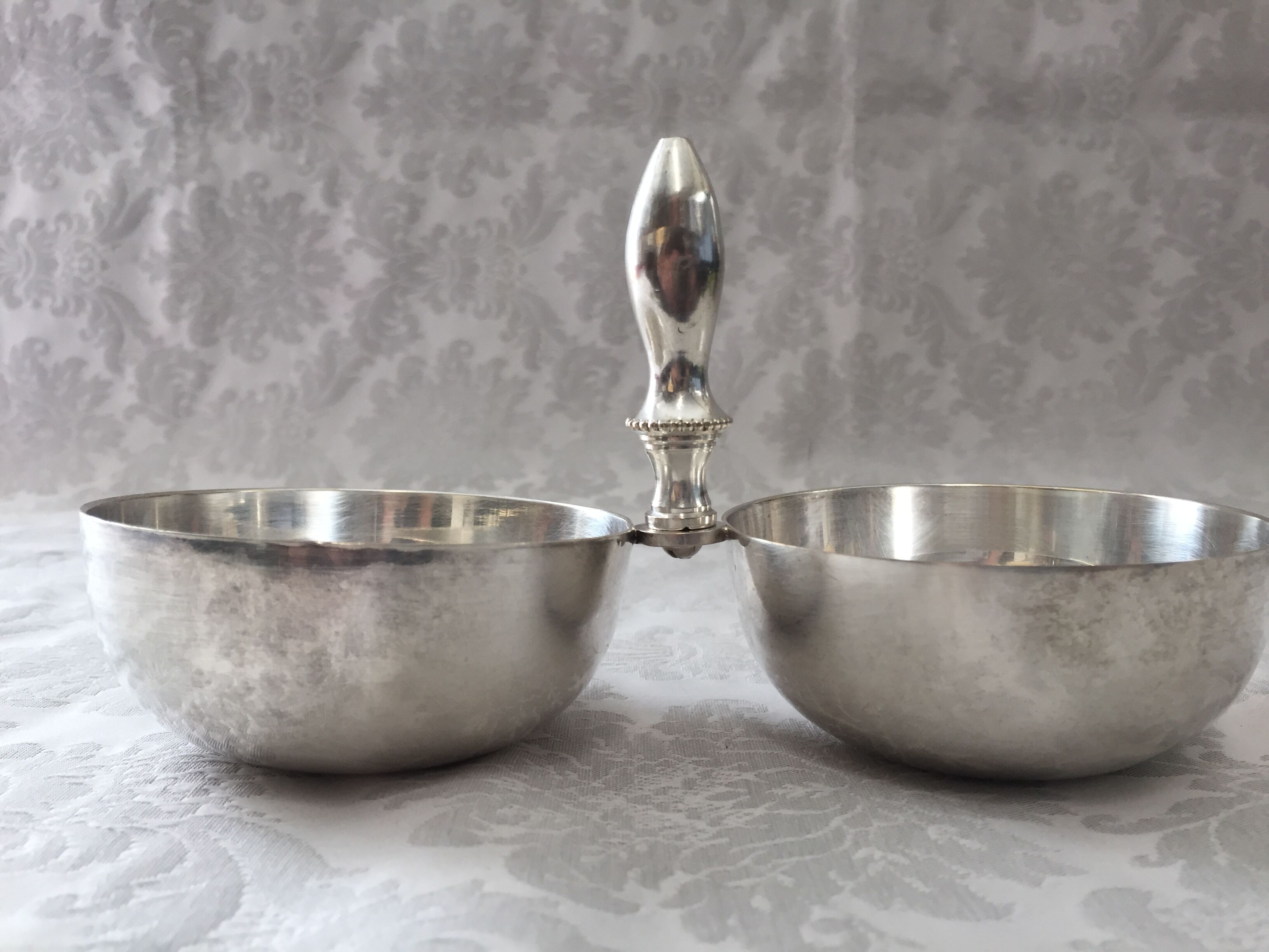 Old cups salter servant rinse-fingers silver bronze