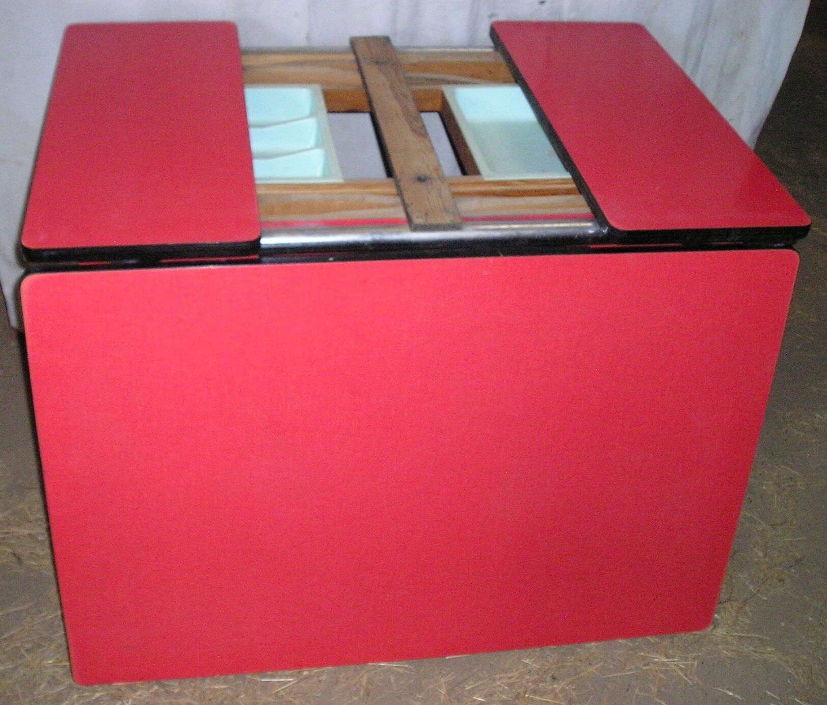 Table formica red 1970