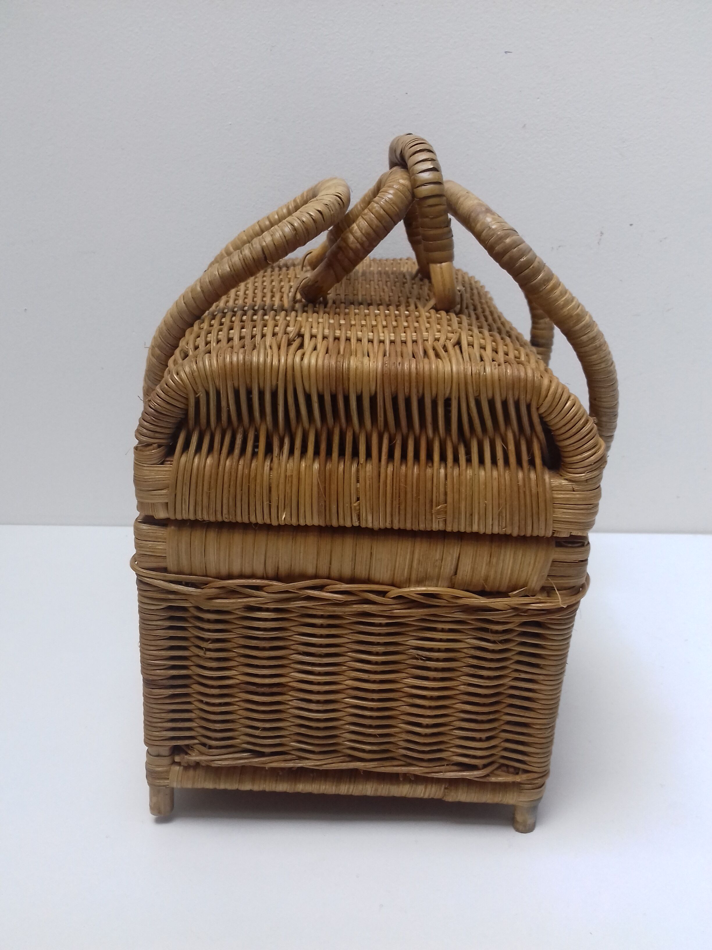 Valisette en osier vintage