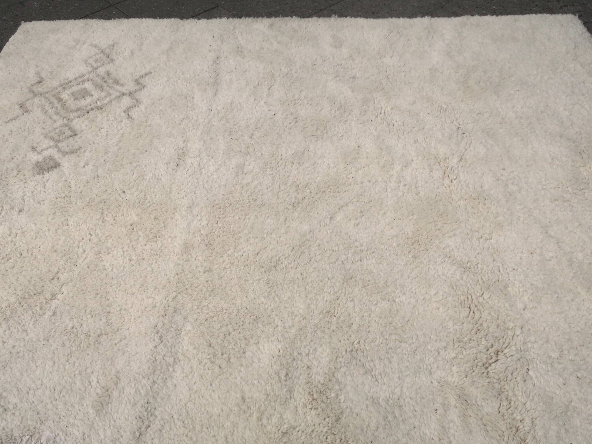 Mid century Moroccan hand-knotted wool Beni-Ourain carpet 230cm x 330cm