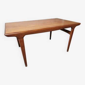 Vintage Scandinavian design table in Teak asymmetric extension by Johannes Andersen 1960