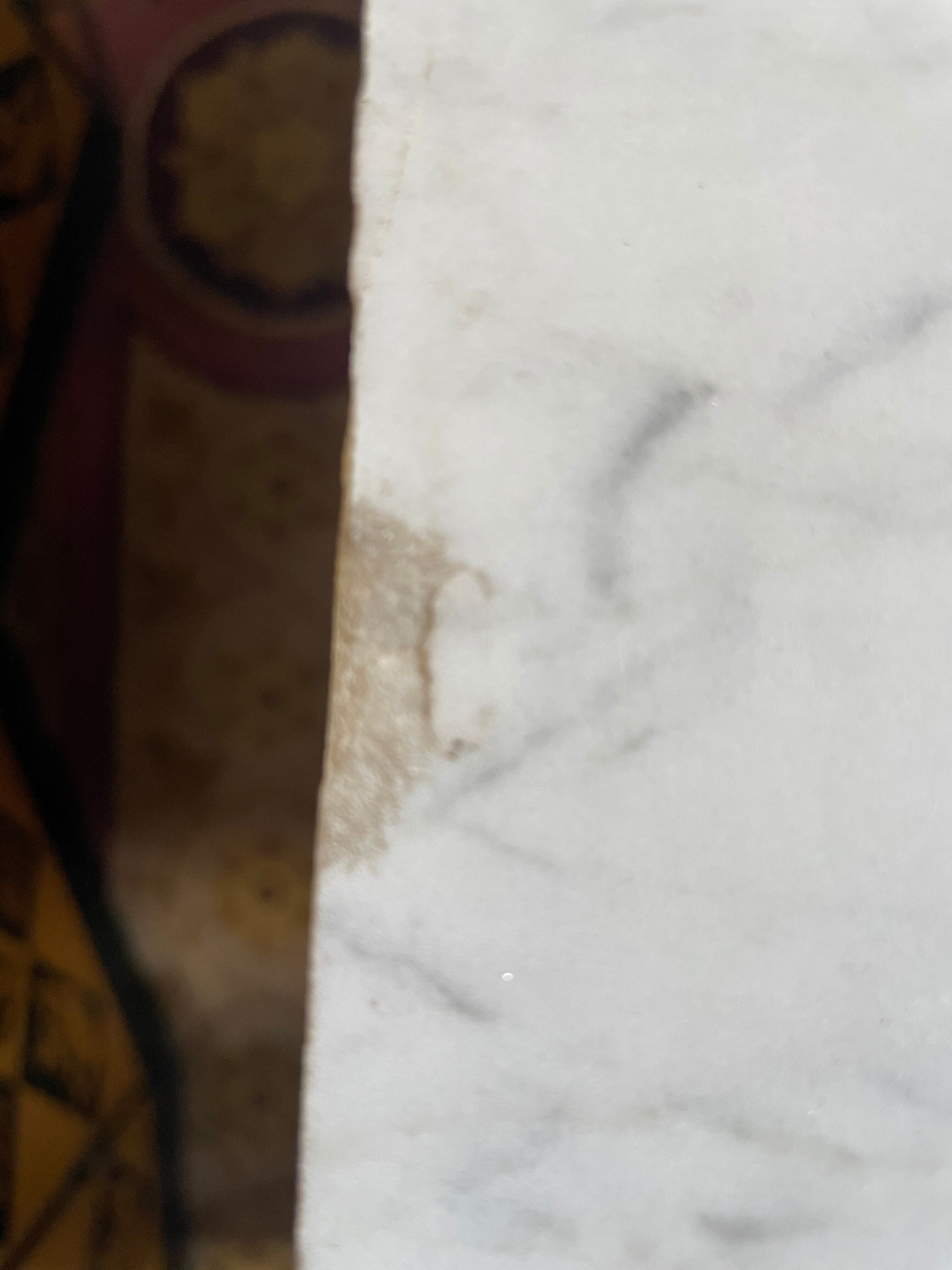 Louis XVI style chest of drawers in mahogany and amaranth