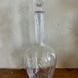 Carafe ancienne en verre moulé