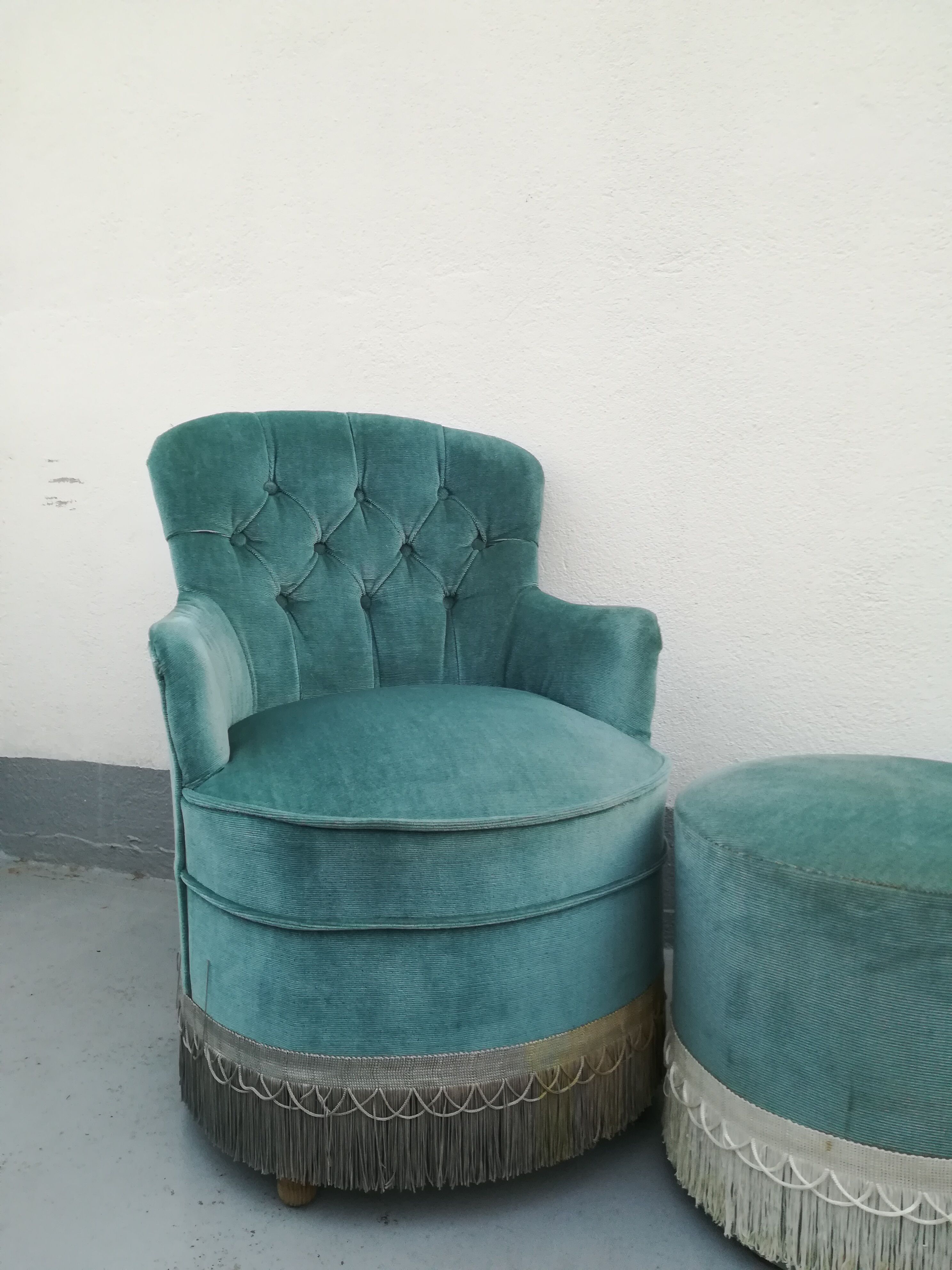 Toad chair and foot rest