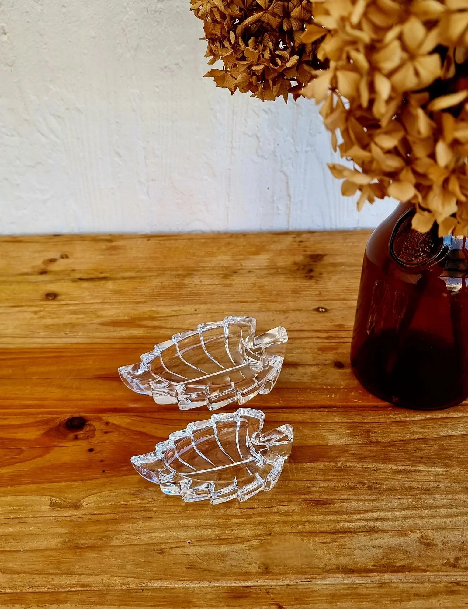 Pair of vintage leaf-shaped glass bowls from the 1970s.