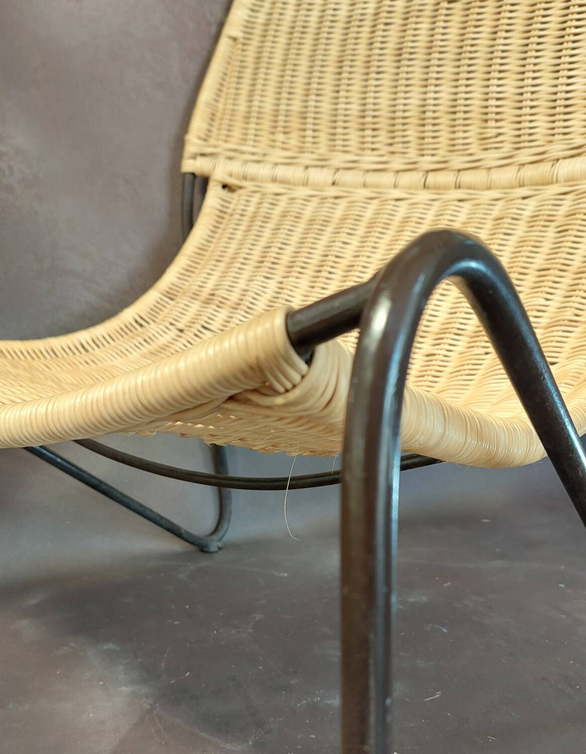 Wicker lounge chair