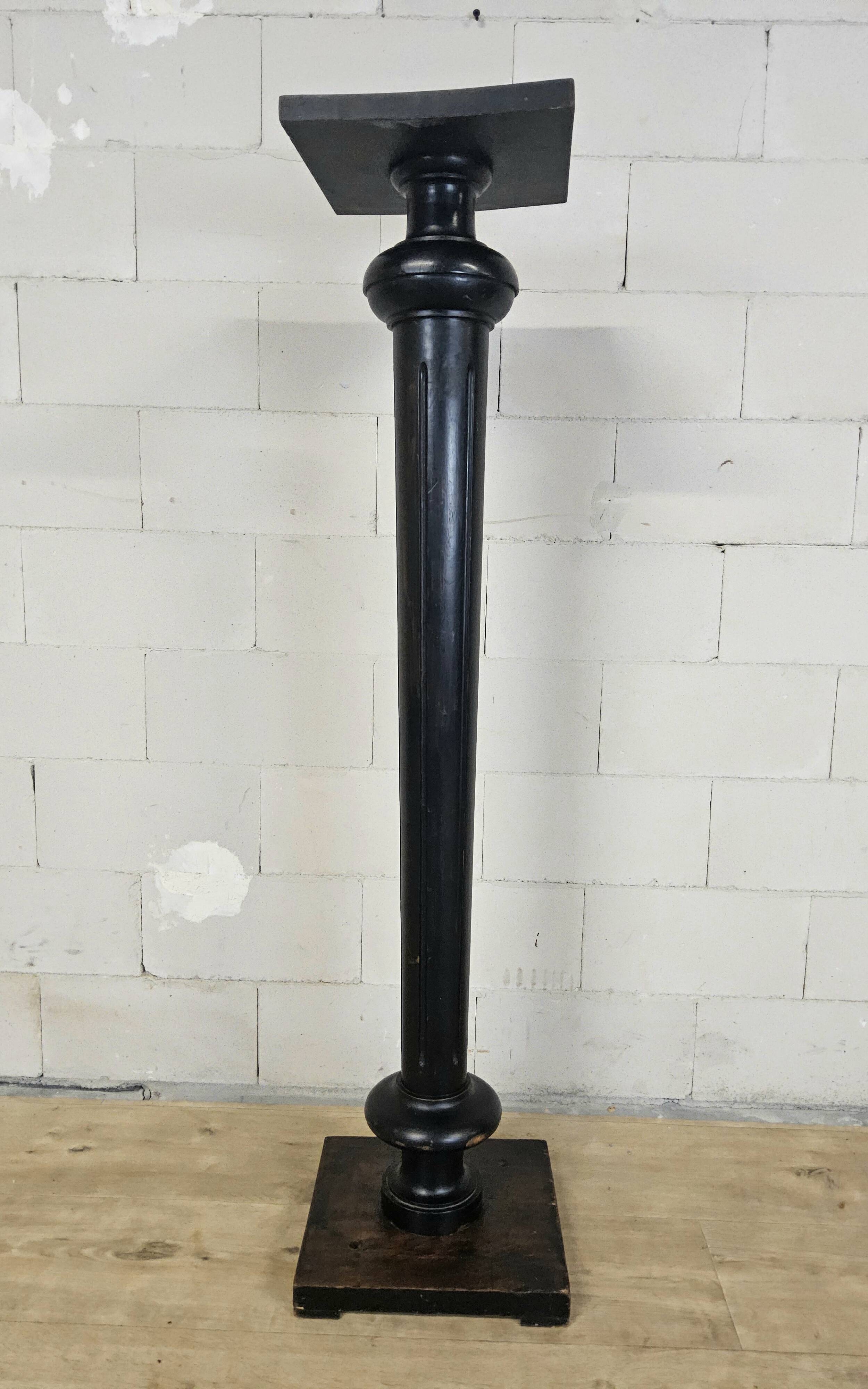Antique wooden plant stand / pedestal / plinth