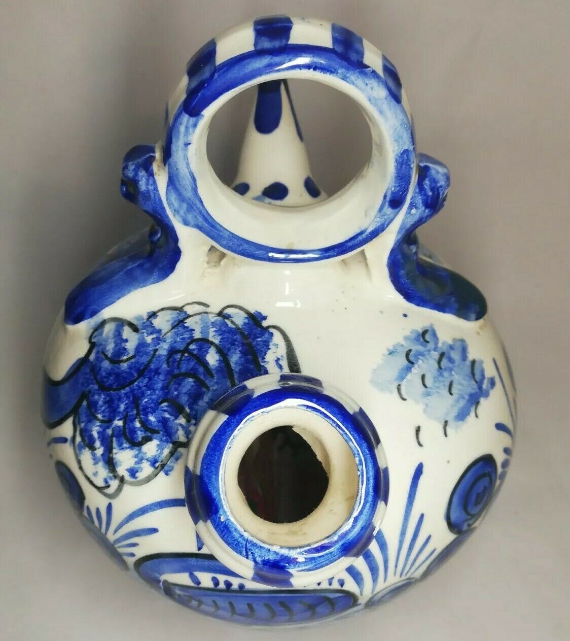 Blue gurgling