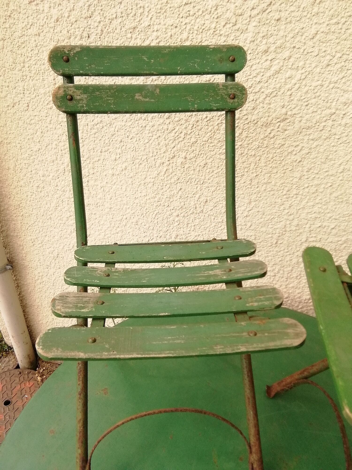 4 old iron and wood garden folding chairs
