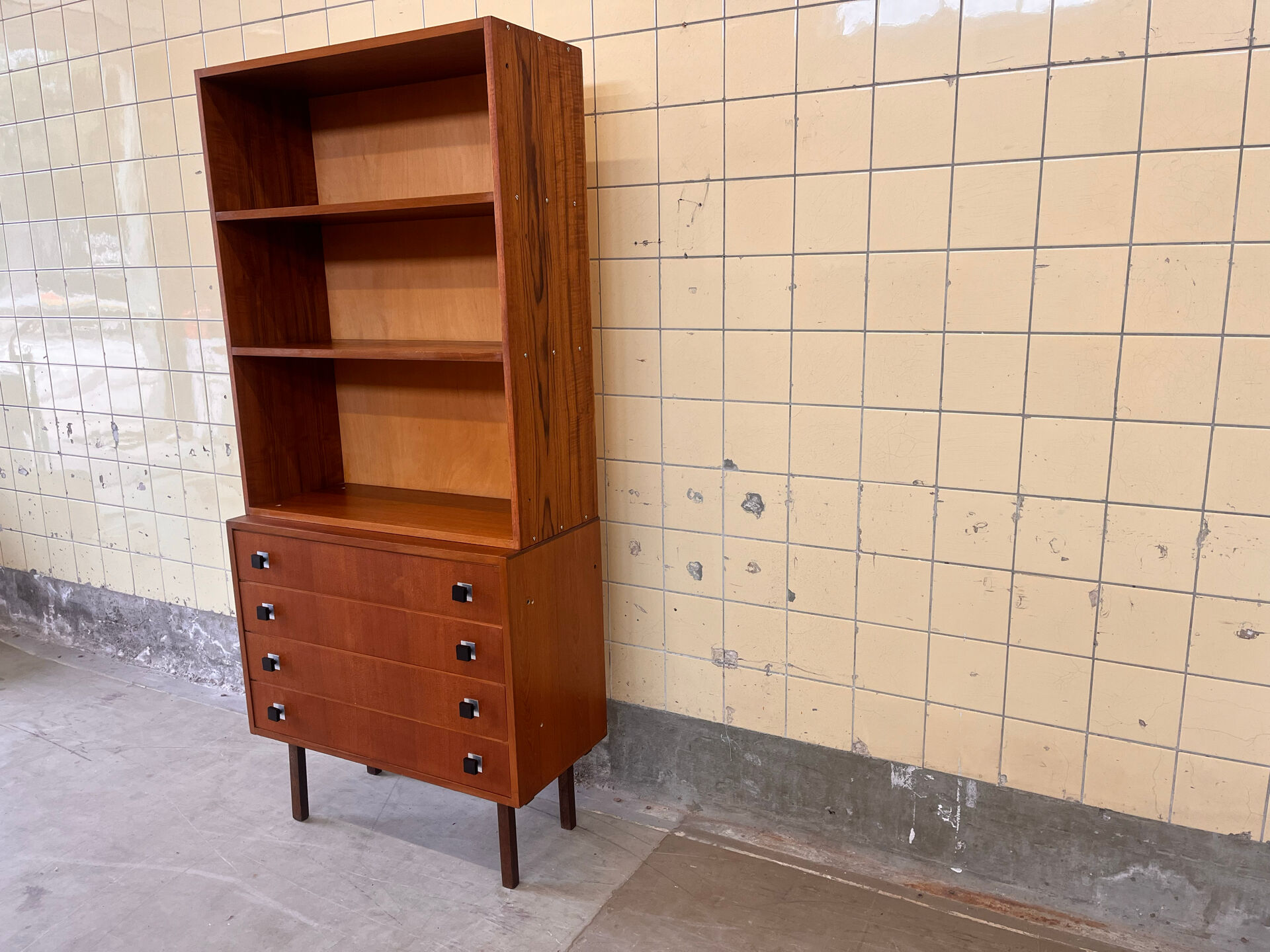 Vintage bookcase by Combineurop