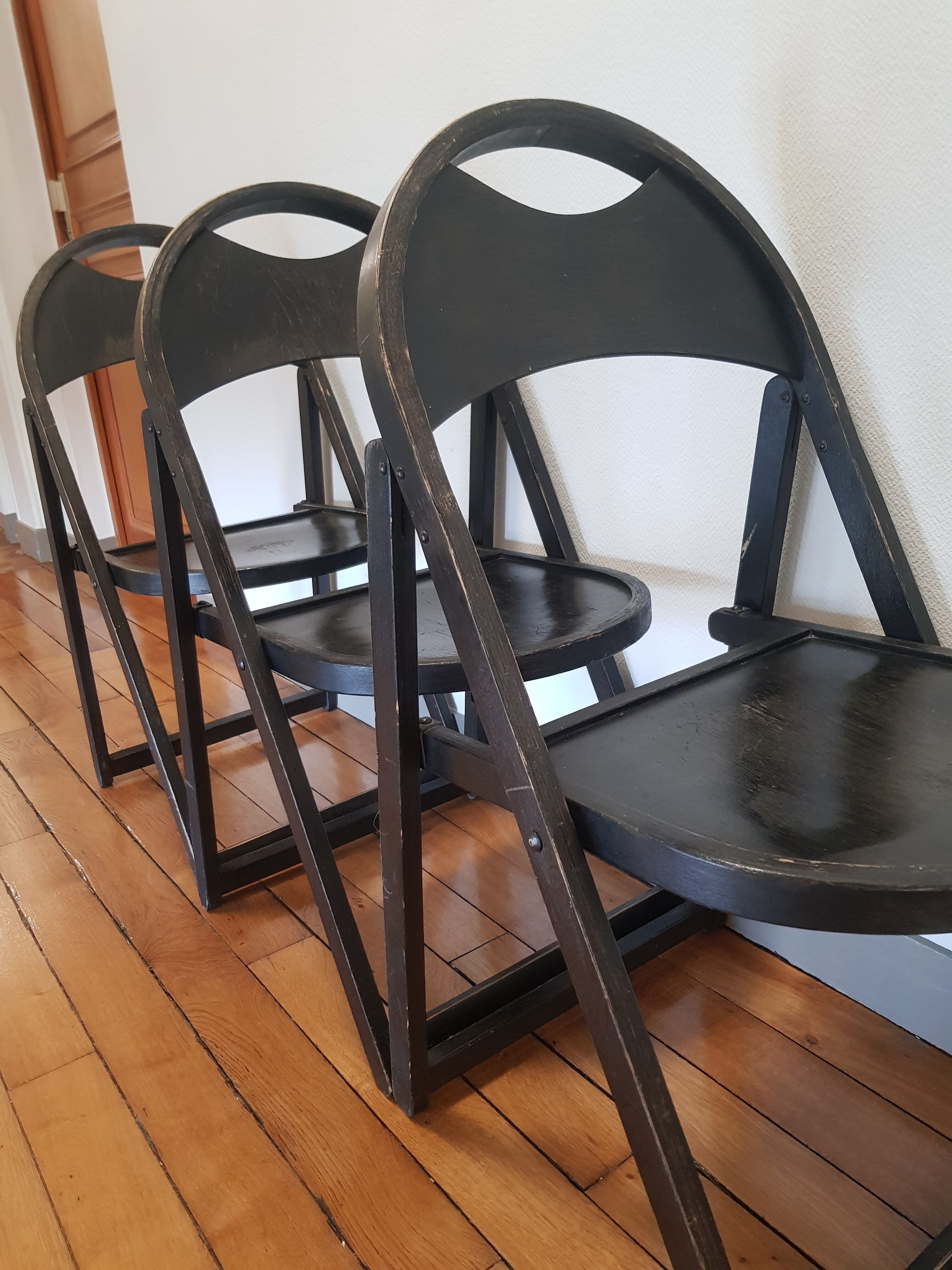 Lot of 3 folding chairs tunaet b751