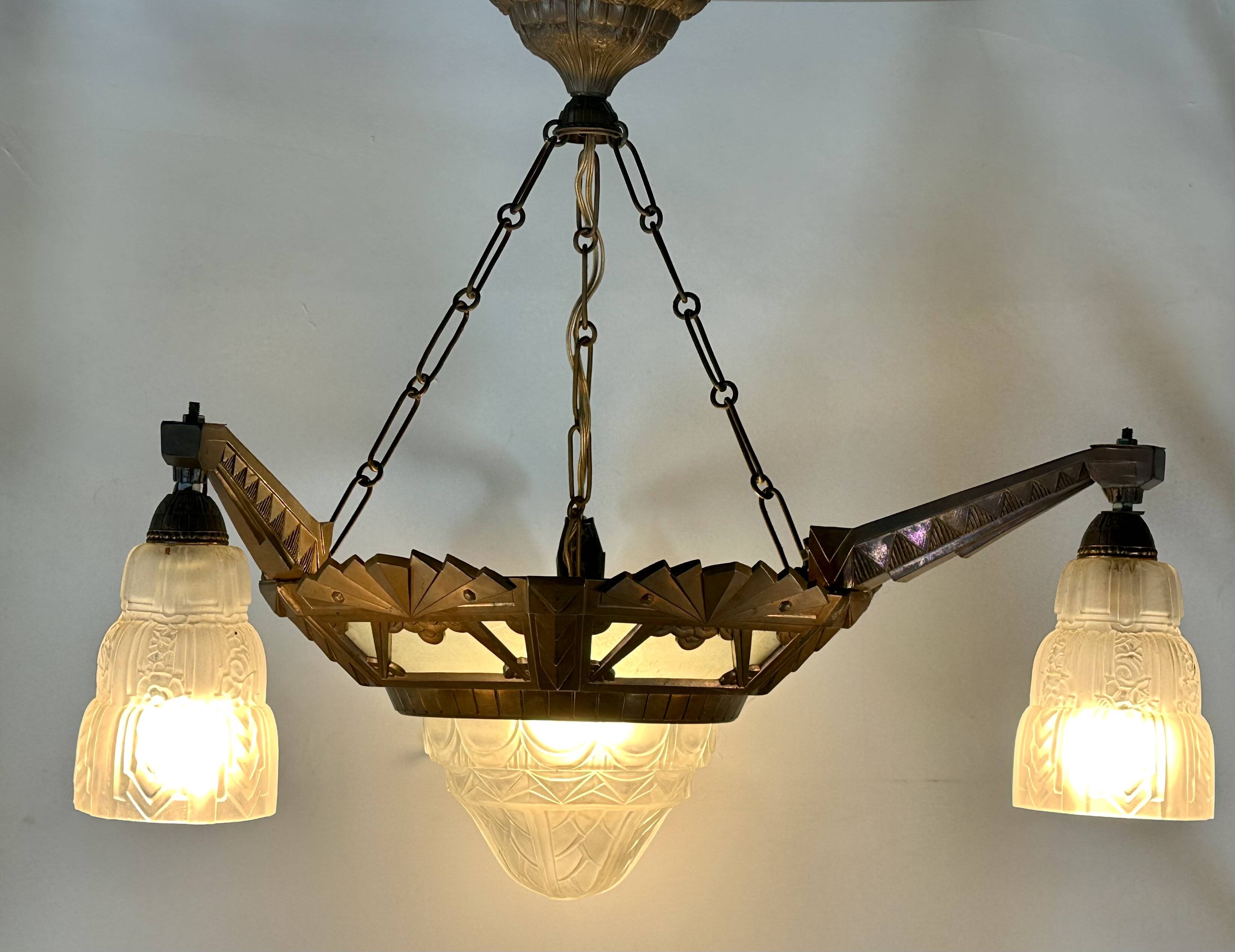 Art Deco chandelier with 4 lights, 1930.
