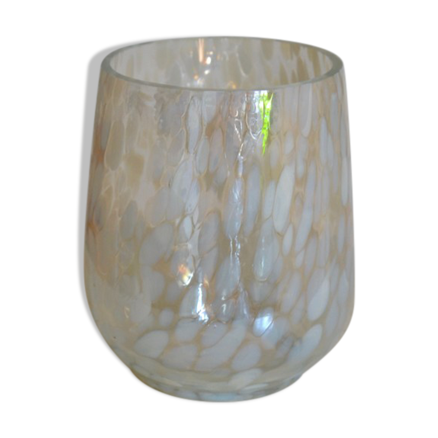 Vase with iridescent pattern