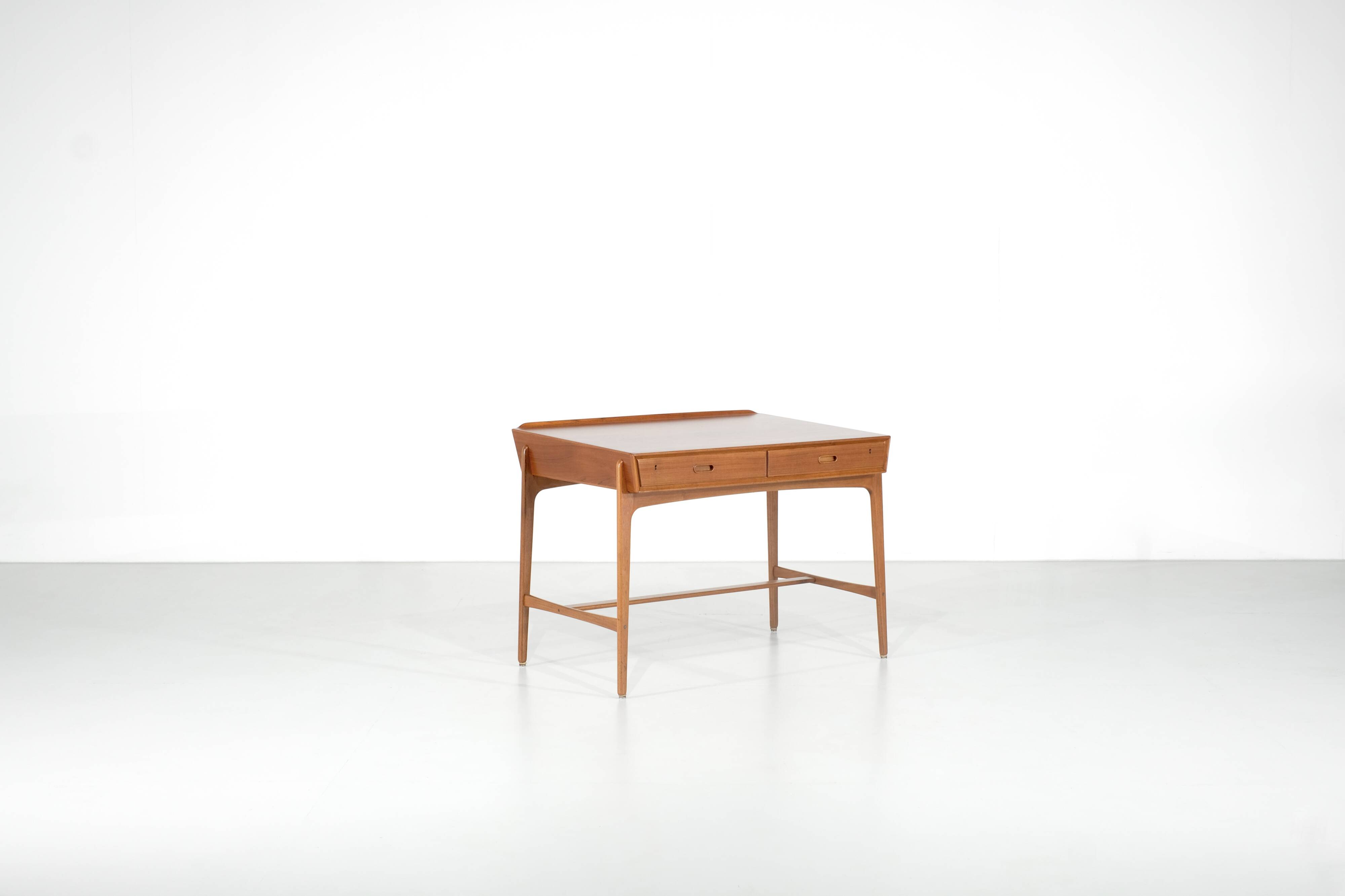 Model 200 Desk by SvenModel 200 Desk by Svendd Åge Madsen for Sigurd Hansen, Denmark 1958.