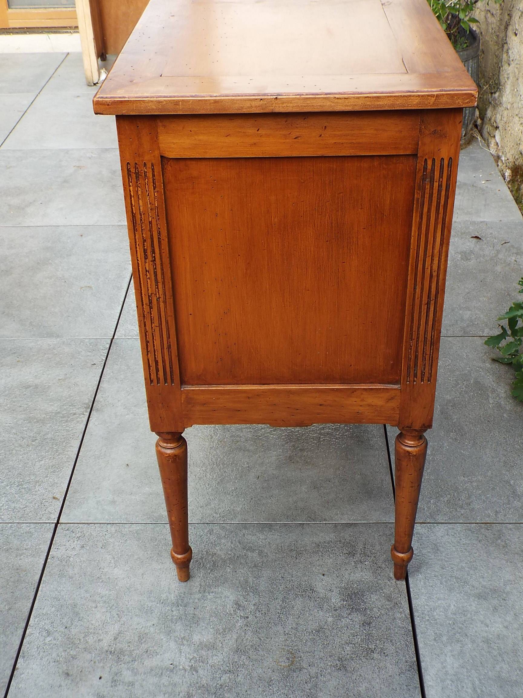 Louis XVI style 2-drawer saute chest of drawers