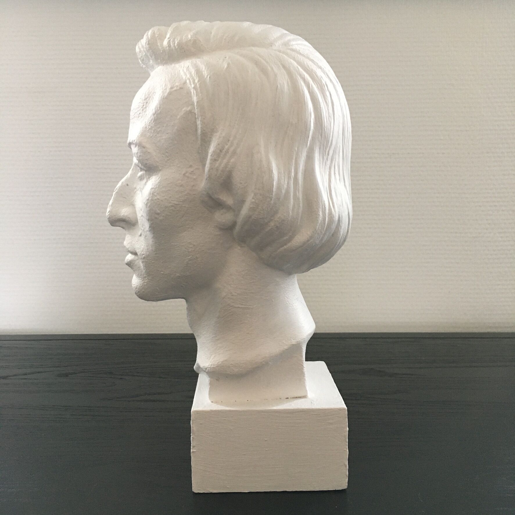 Romantic young man bust