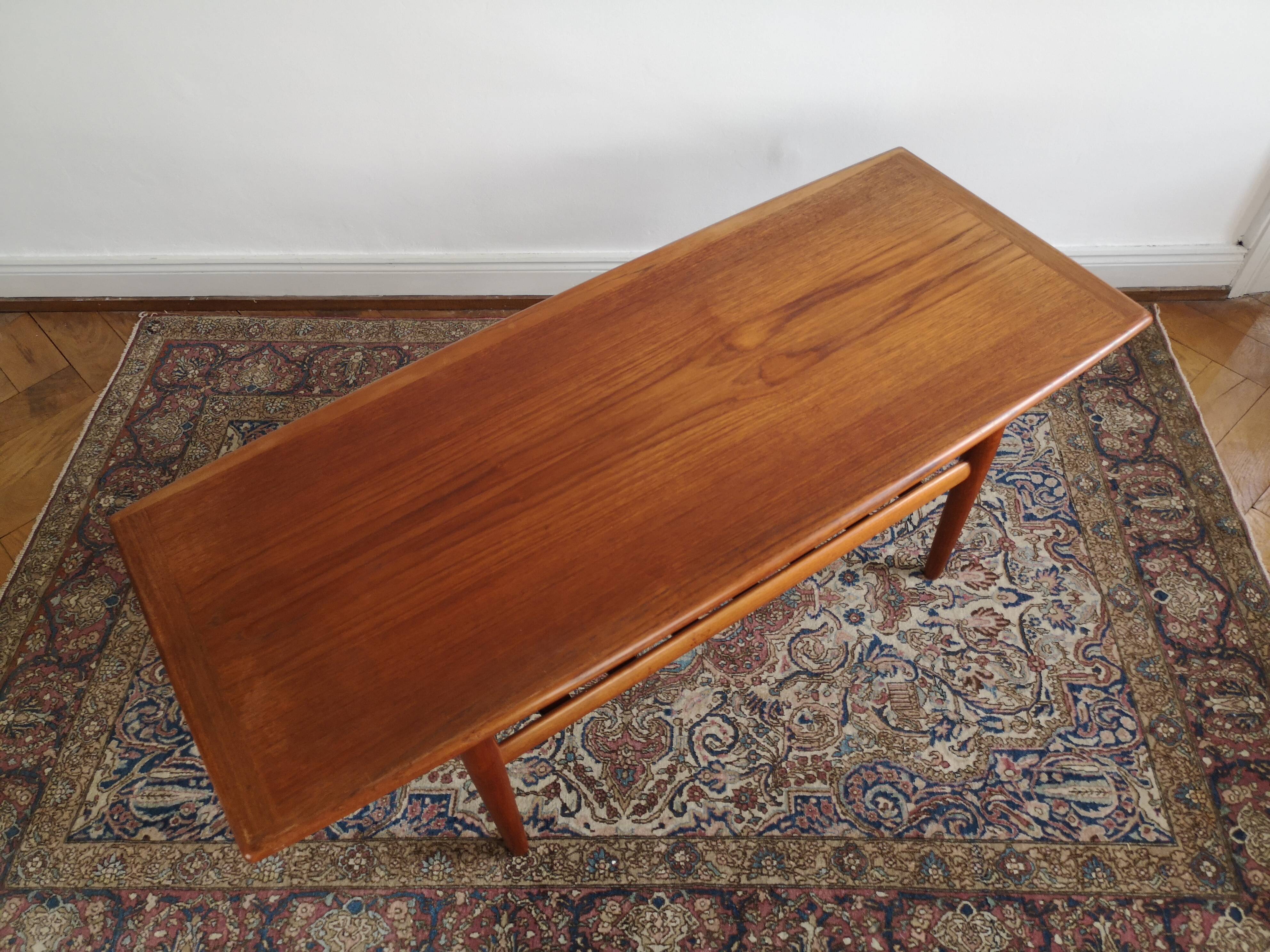 Scandinavian coffee table 60's model "GJ106" by Grete Jalk for Poul Jeppesen