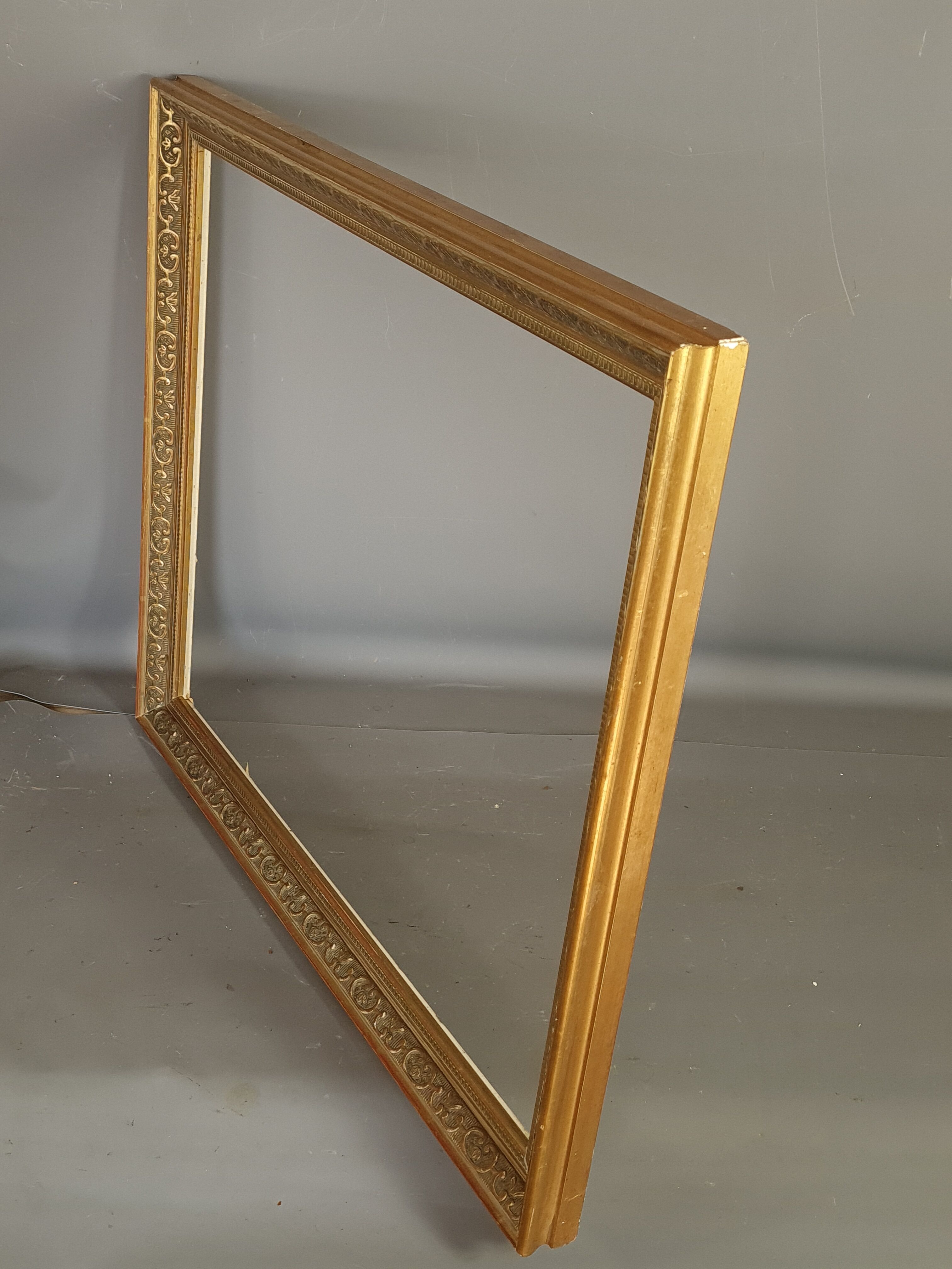 Frame decoration with berain gilded stucco wood 65x53.5 cm, foliage 58.9x47 cm SB