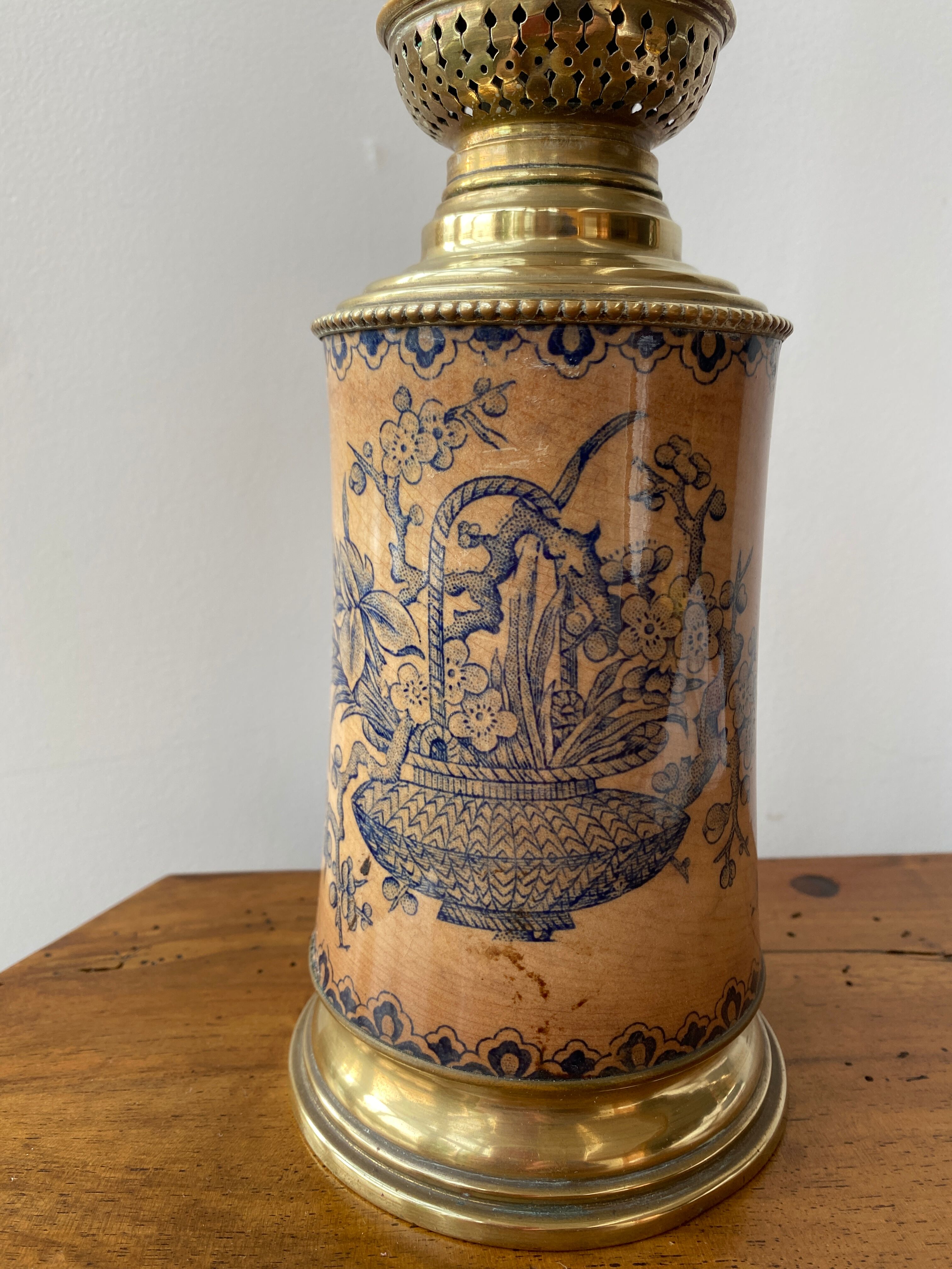 Ceramic and copper oil lamp