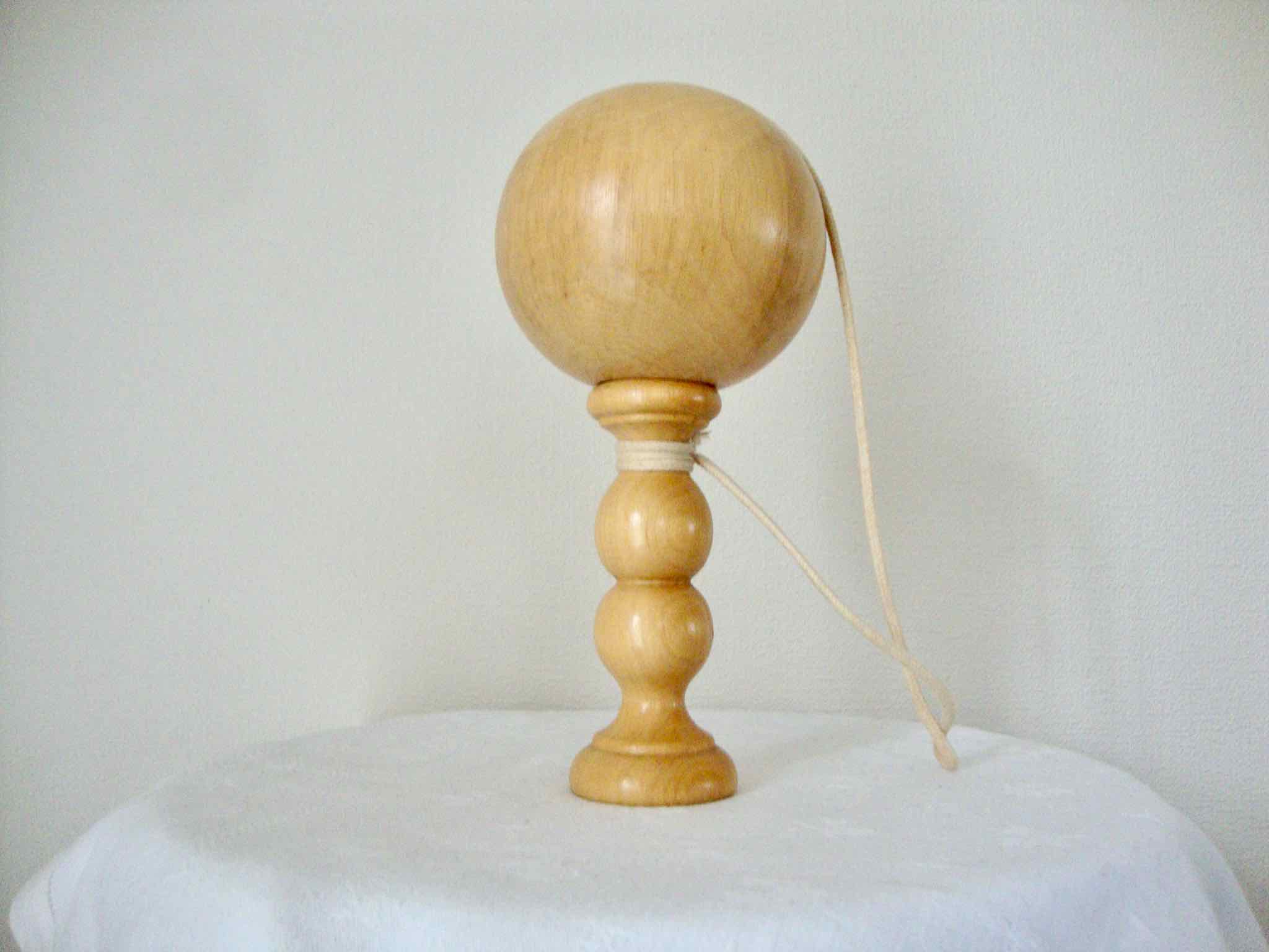 Beech wood bilboquet