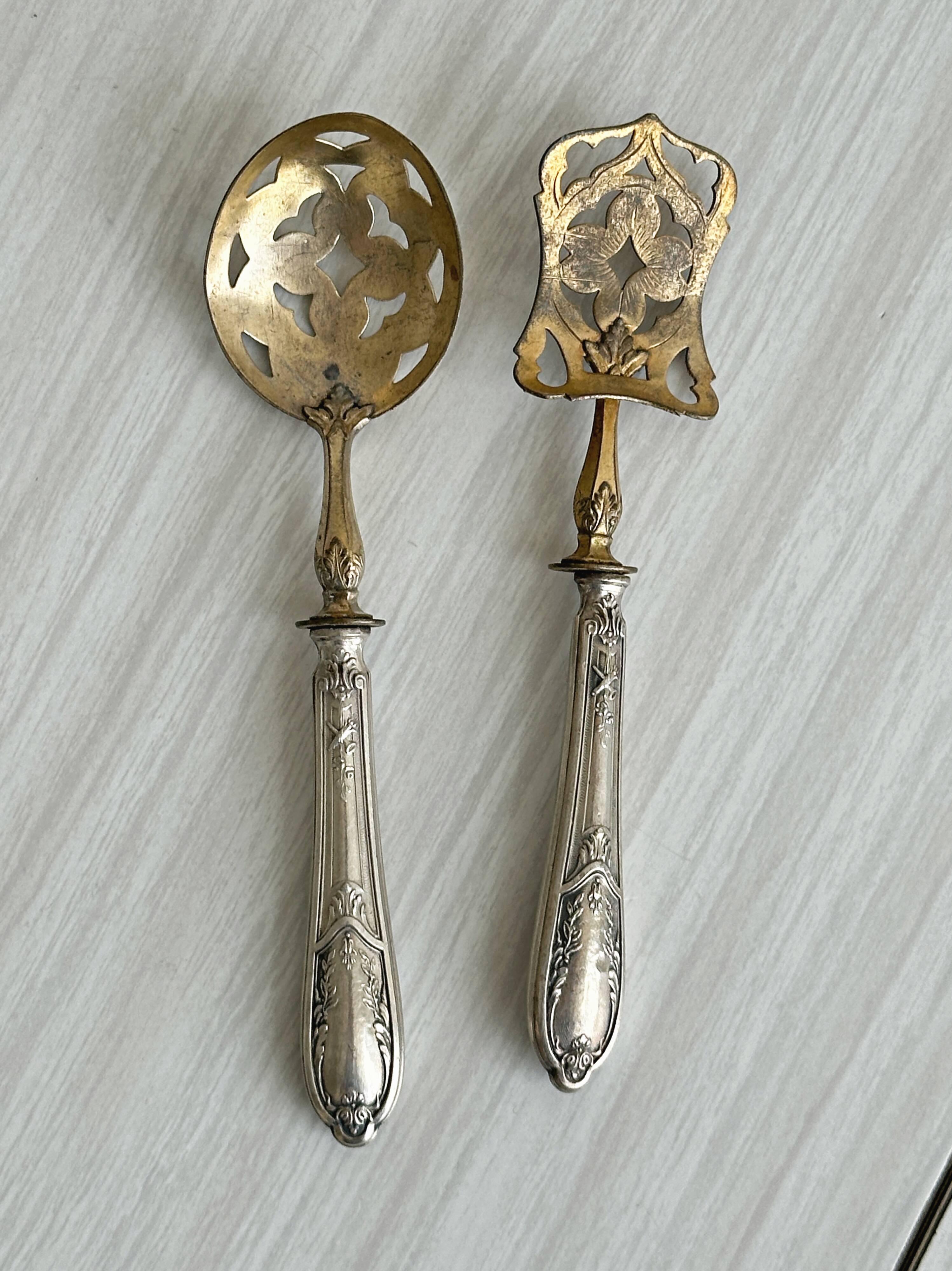 Set de 4 couverts de service anciens