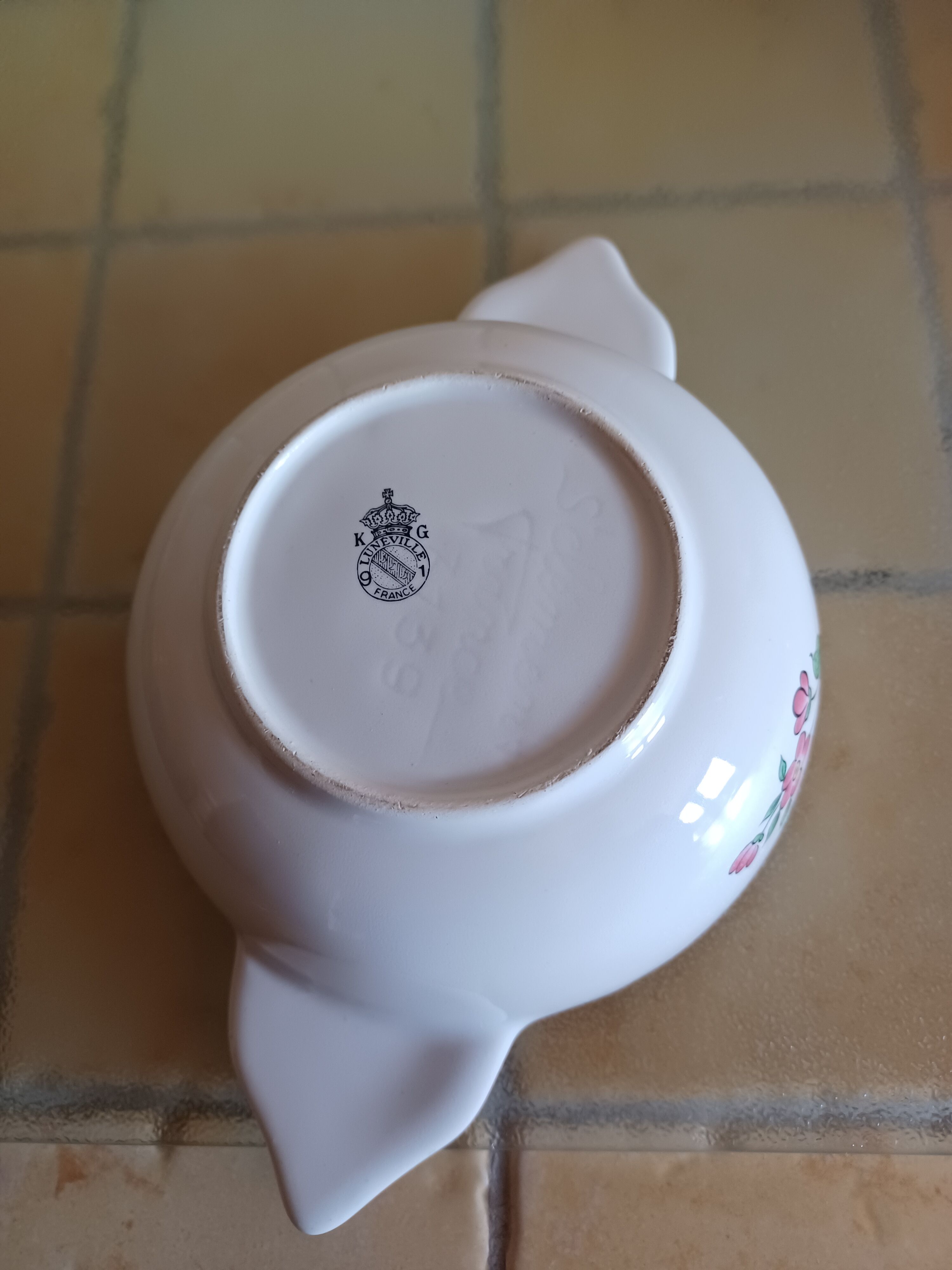 Bonbonniere en faience de st-clement