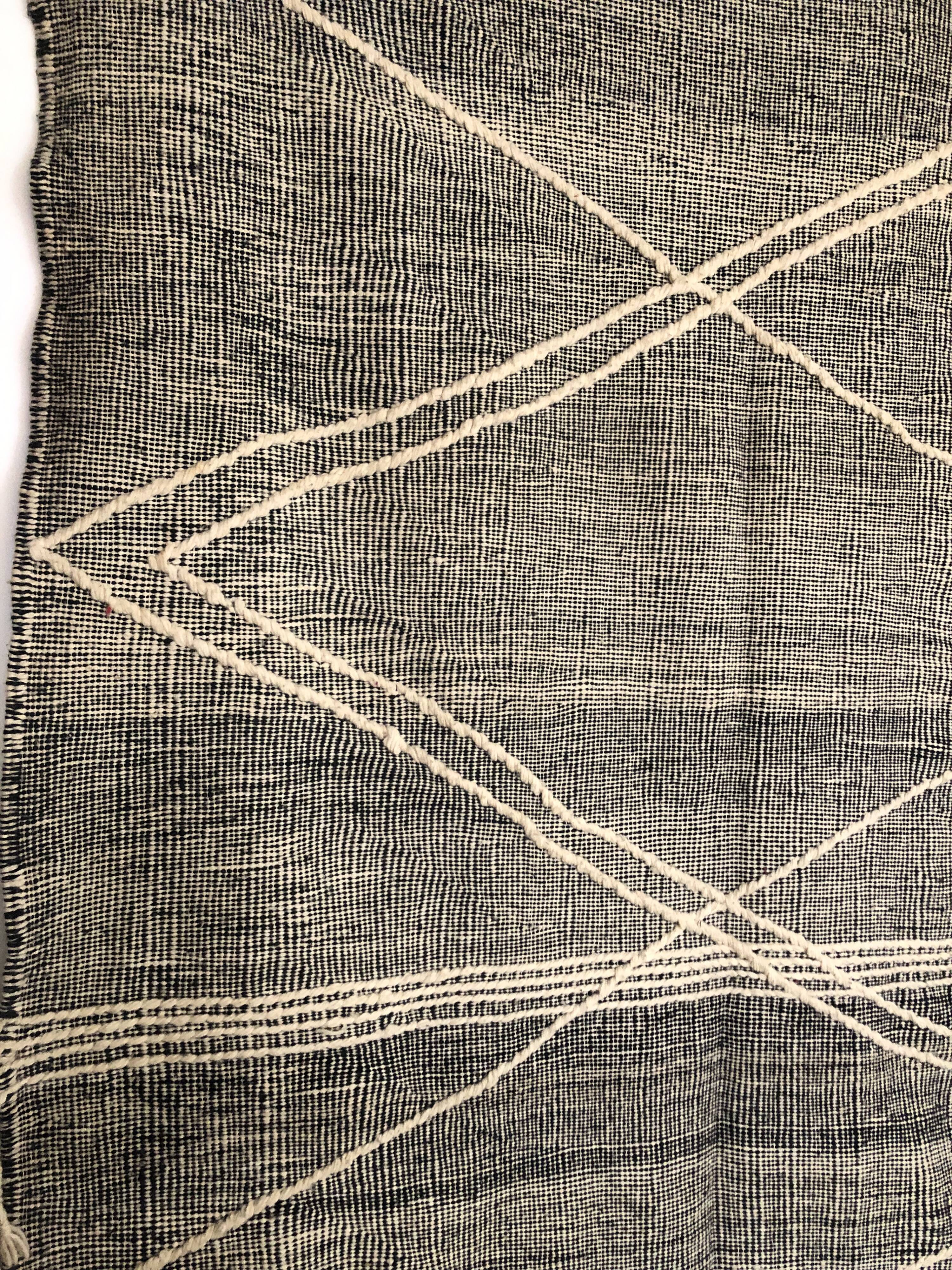 Moroccan Berber carpet Kilim Zanafi black and white 3,36X2.10m