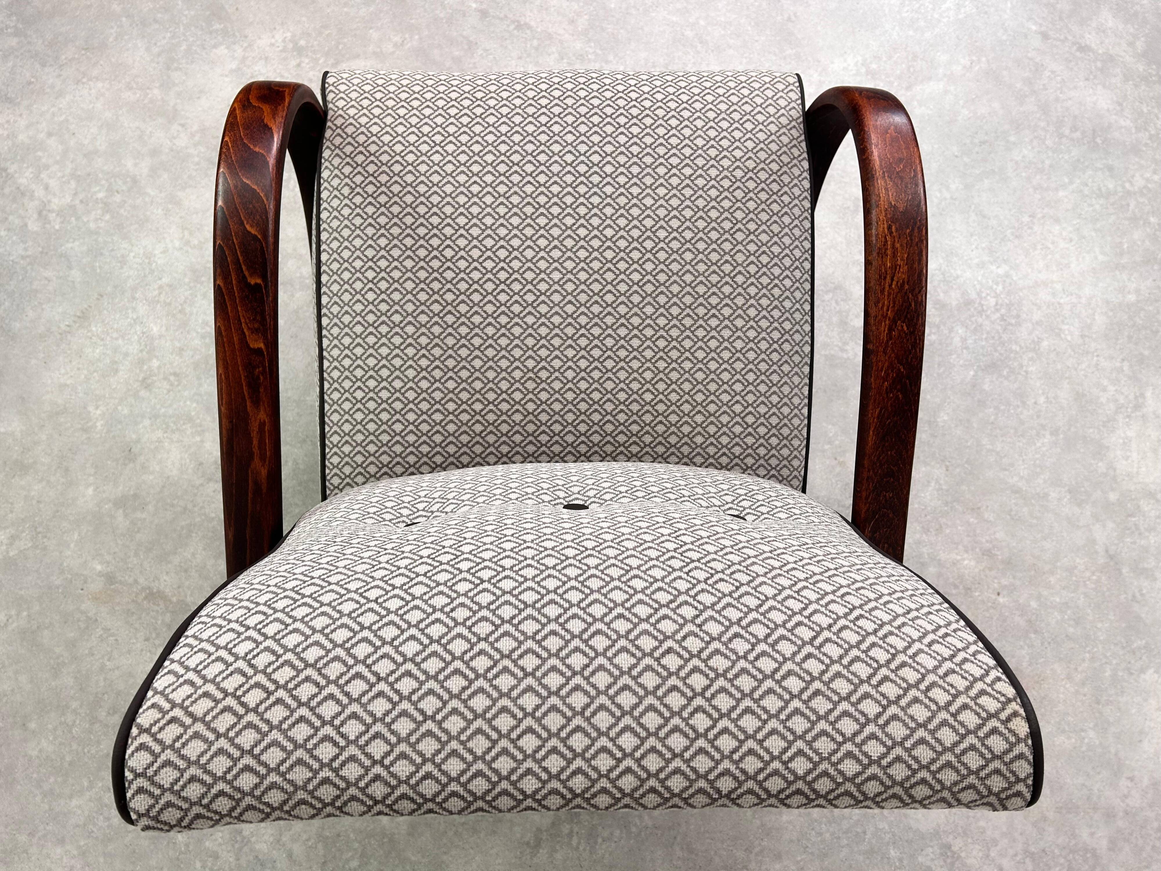 Art Deco armchair by Jindřich Halabala for UP Závody