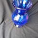 Vase en verre bleue